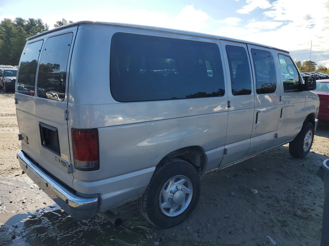 2010 Ford Econoline E350 Super Duty Wagon Серый vin: 1FBNE3BL2ADA77810