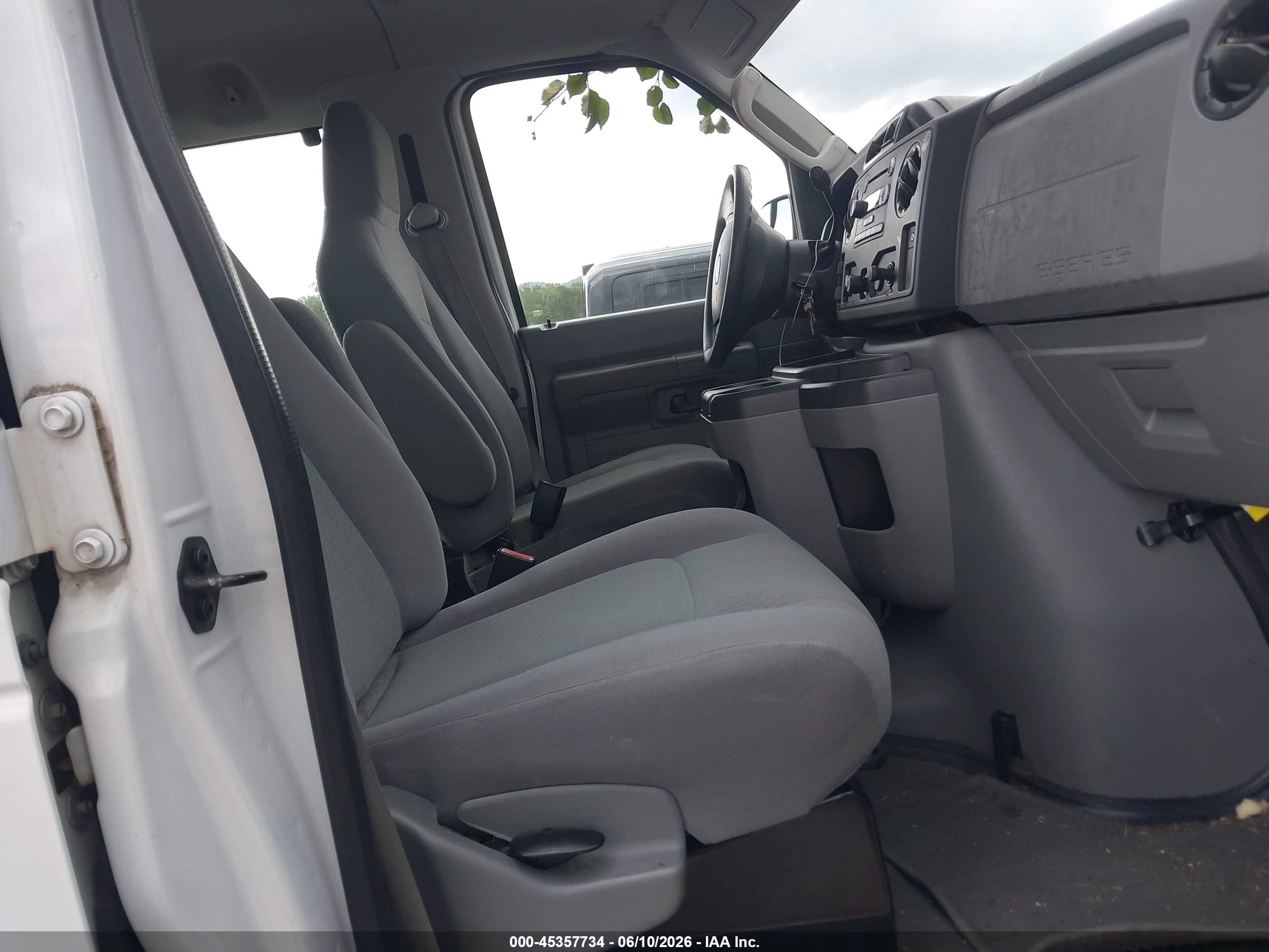 2011 Ford E-350 Super Duty Xlt White vin: 1FBNE3BL2BDA59759