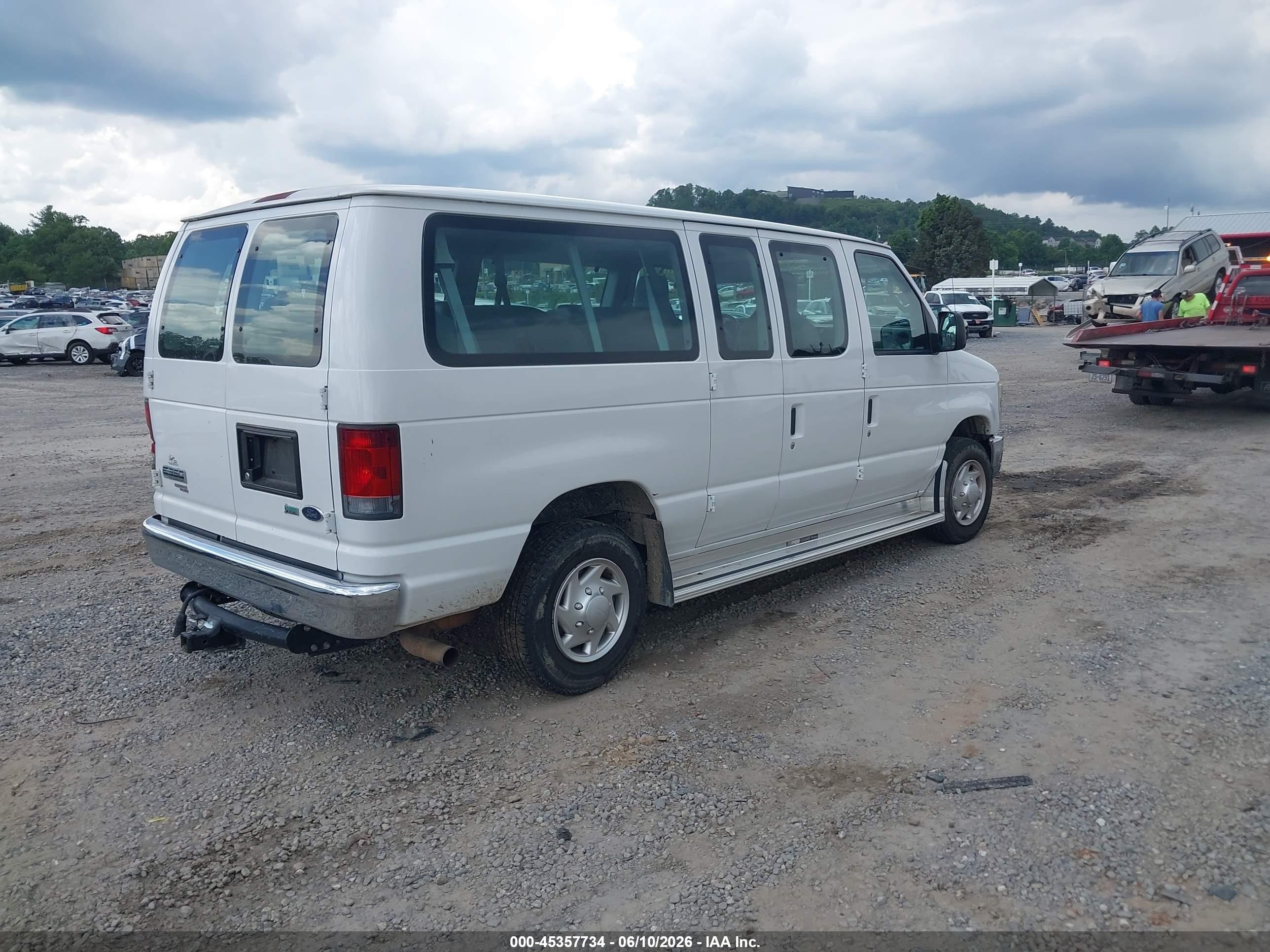 2011 Ford E-350 Super Duty Xlt White vin: 1FBNE3BL2BDA59759