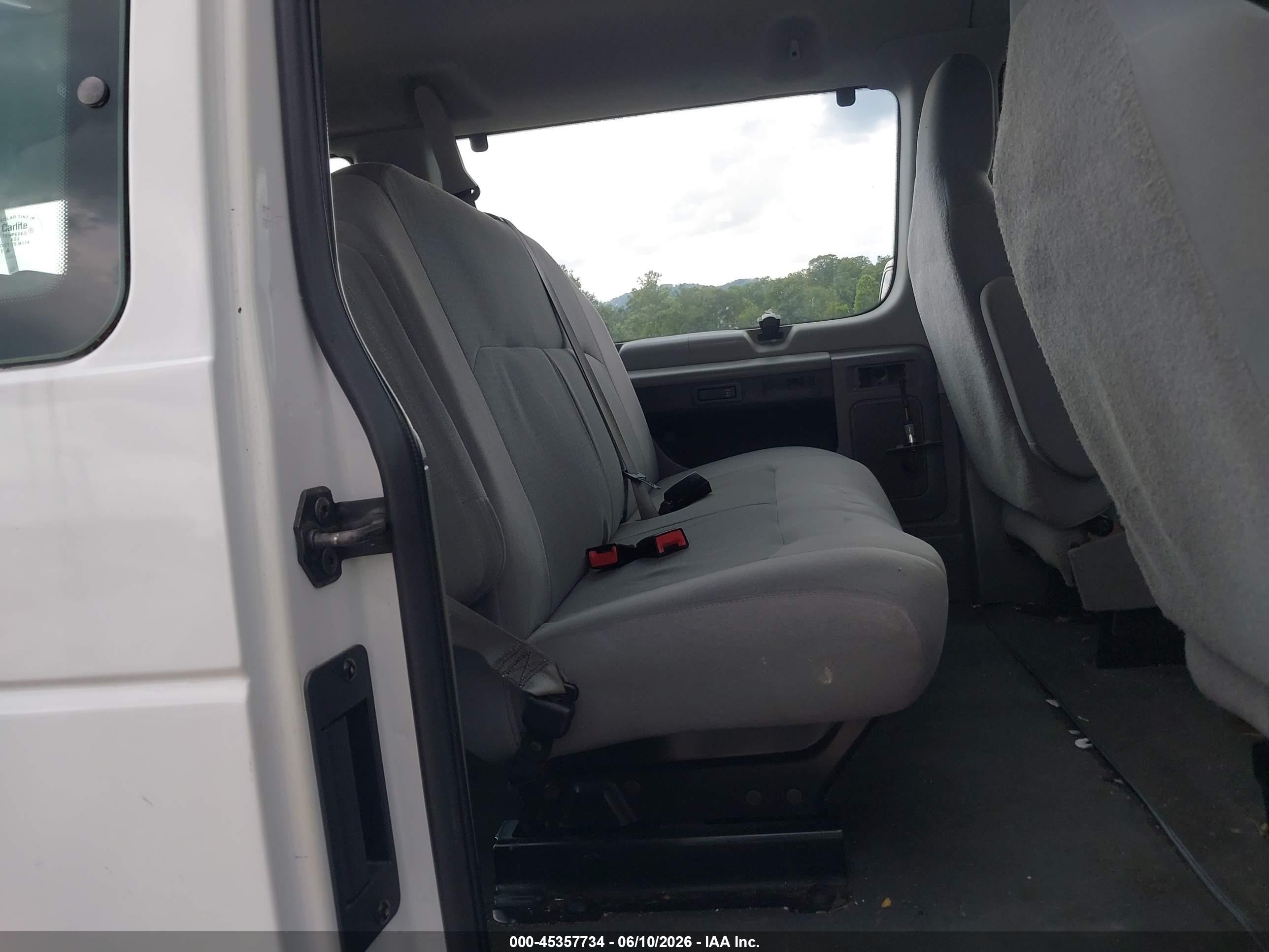 2011 Ford E-350 Super Duty Xlt White vin: 1FBNE3BL2BDA59759
