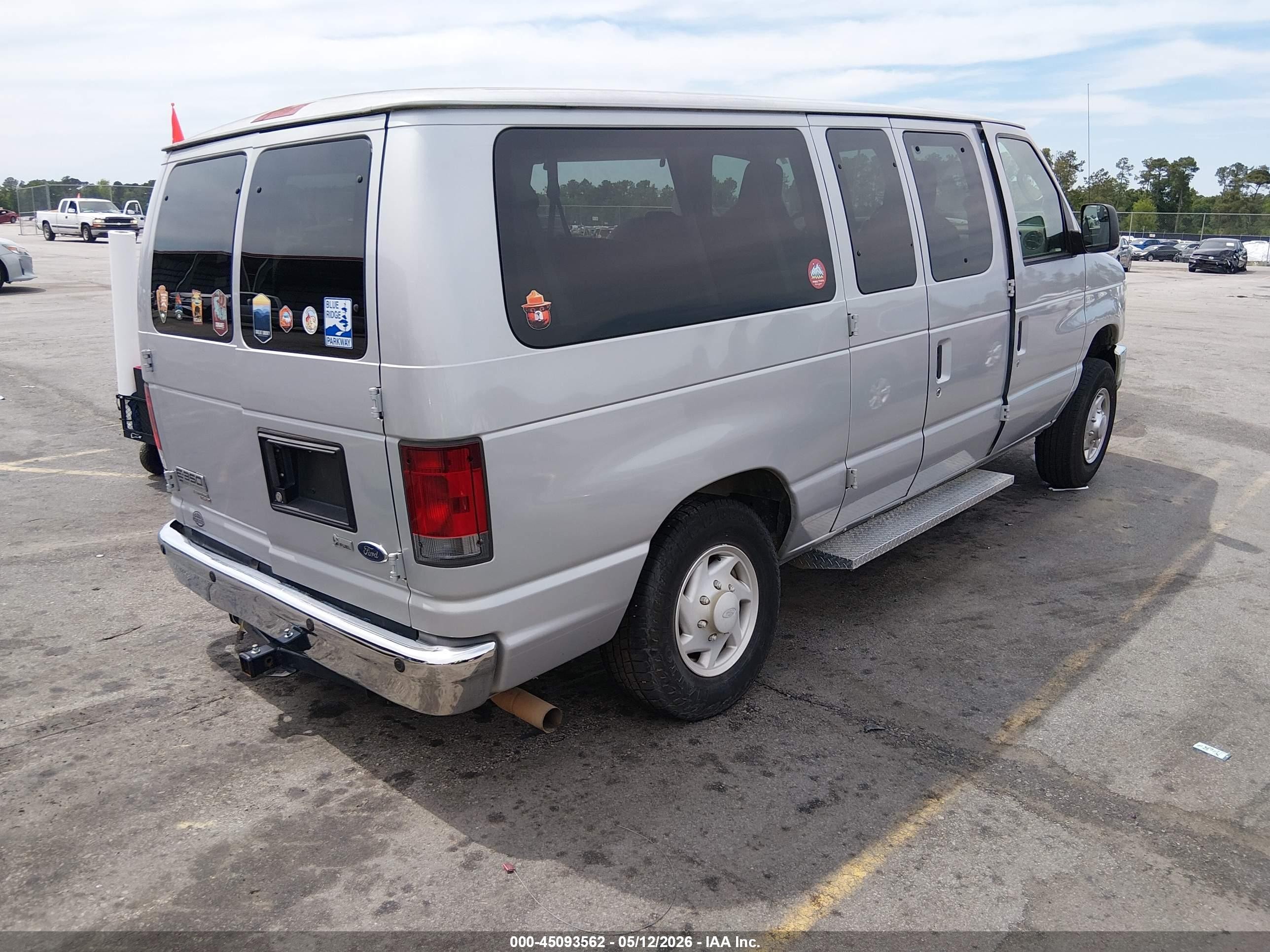 2013 Ford E-350 Super Duty Xlt Gray vin: 1FBNE3BL2DDA19734