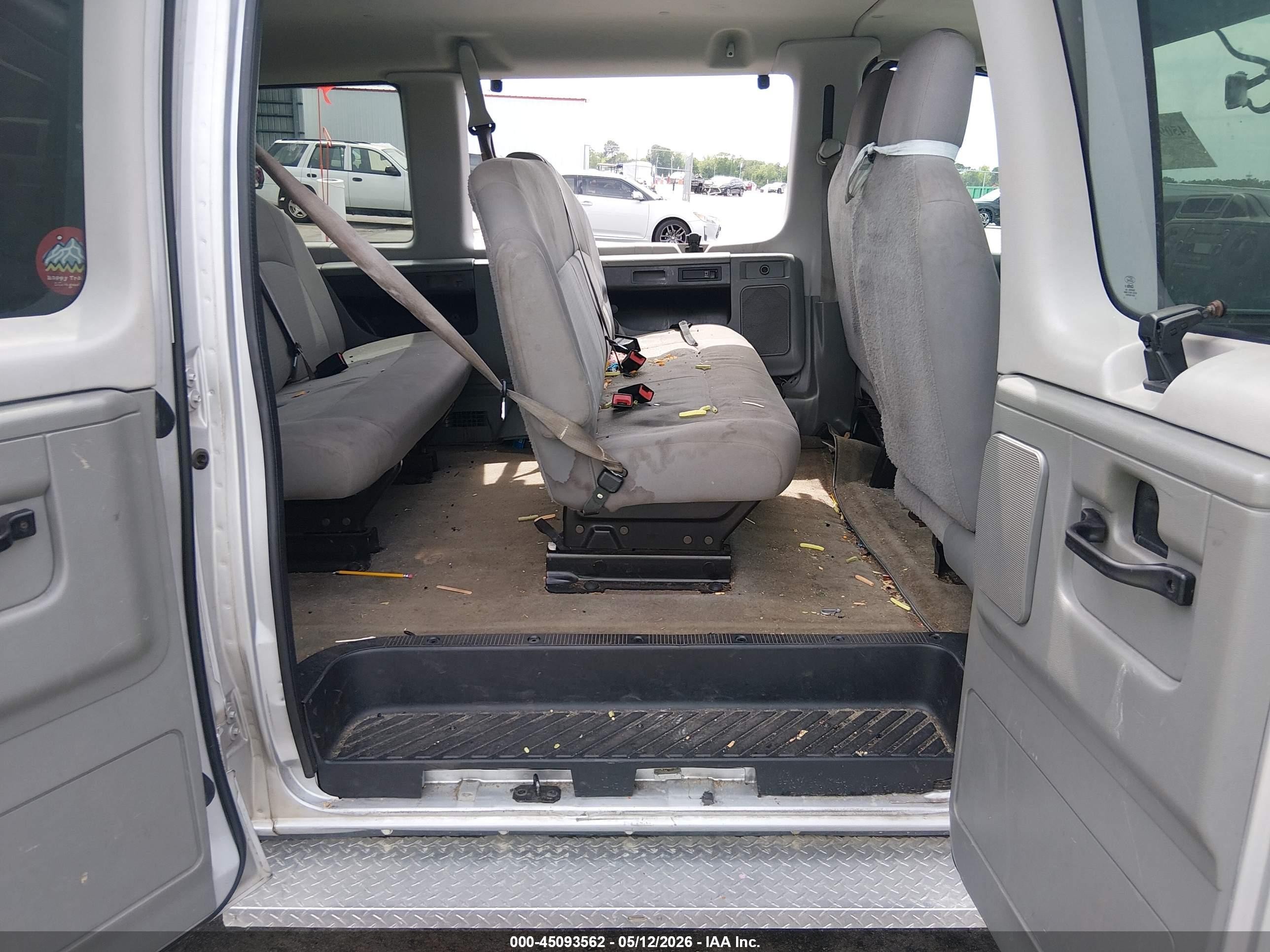2013 Ford E-350 Super Duty Xlt Gray vin: 1FBNE3BL2DDA19734