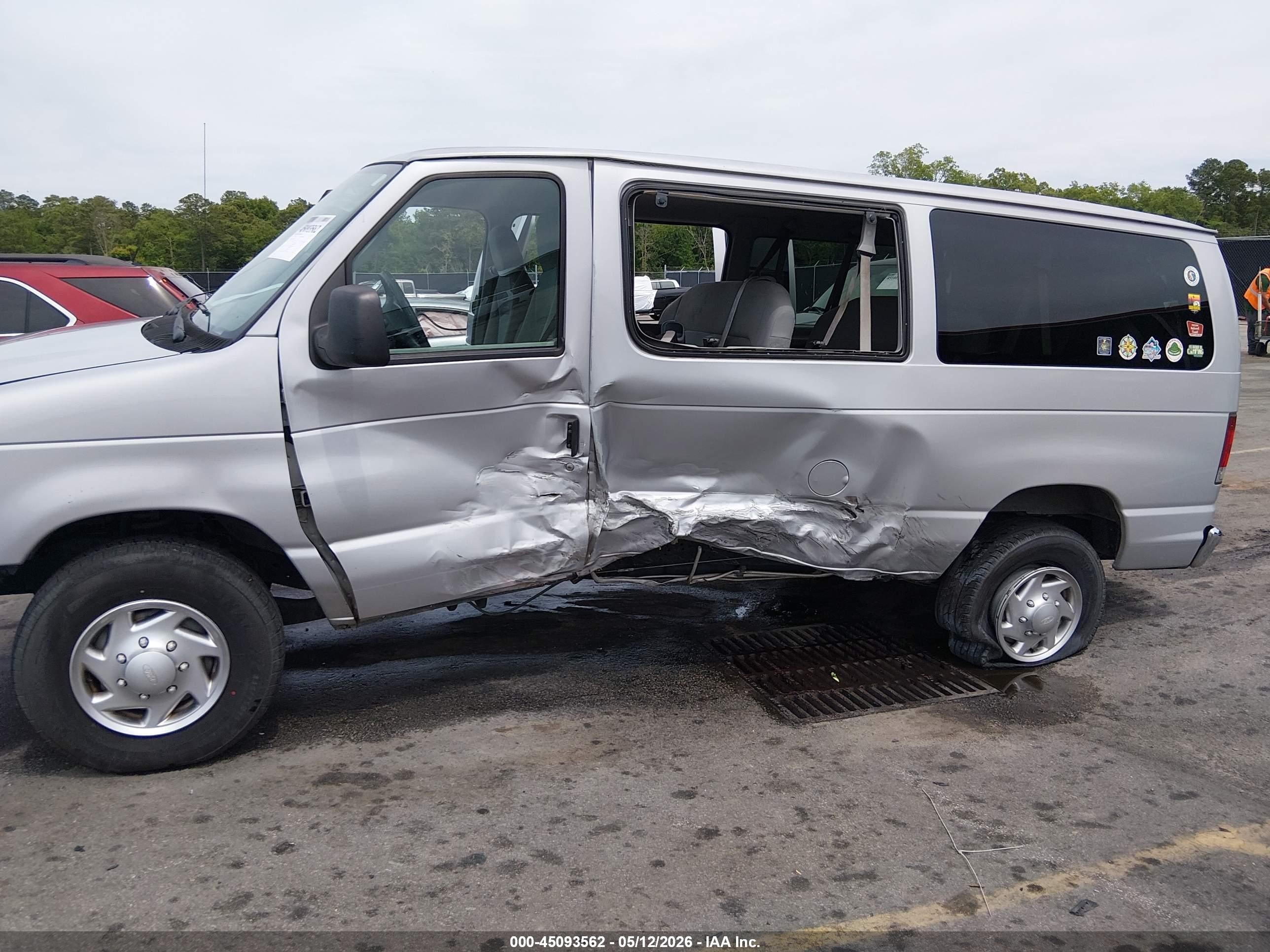 2013 Ford E-350 Super Duty Xlt Gray vin: 1FBNE3BL2DDA19734