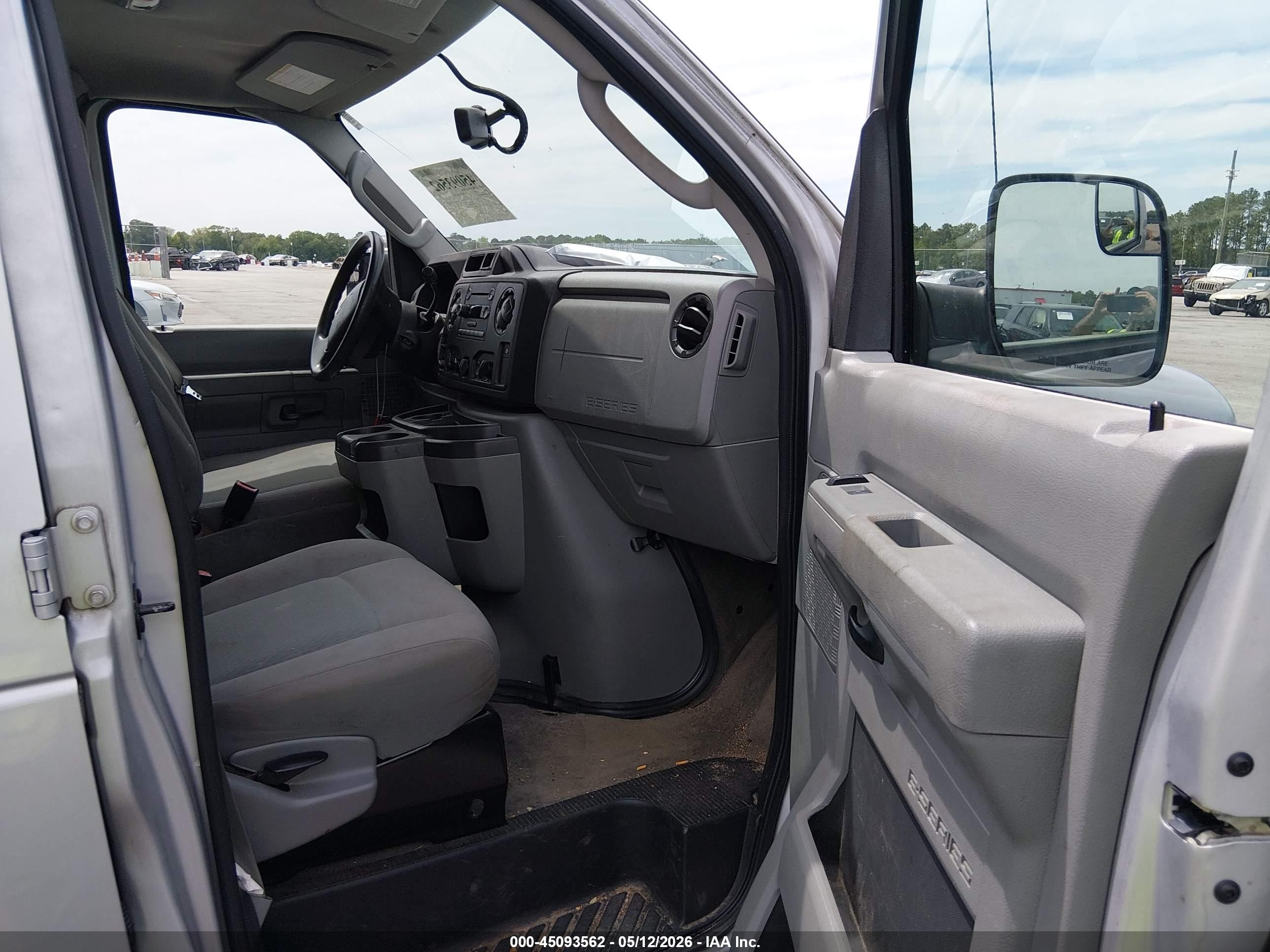 2013 Ford E-350 Super Duty Xlt Gray vin: 1FBNE3BL2DDA19734