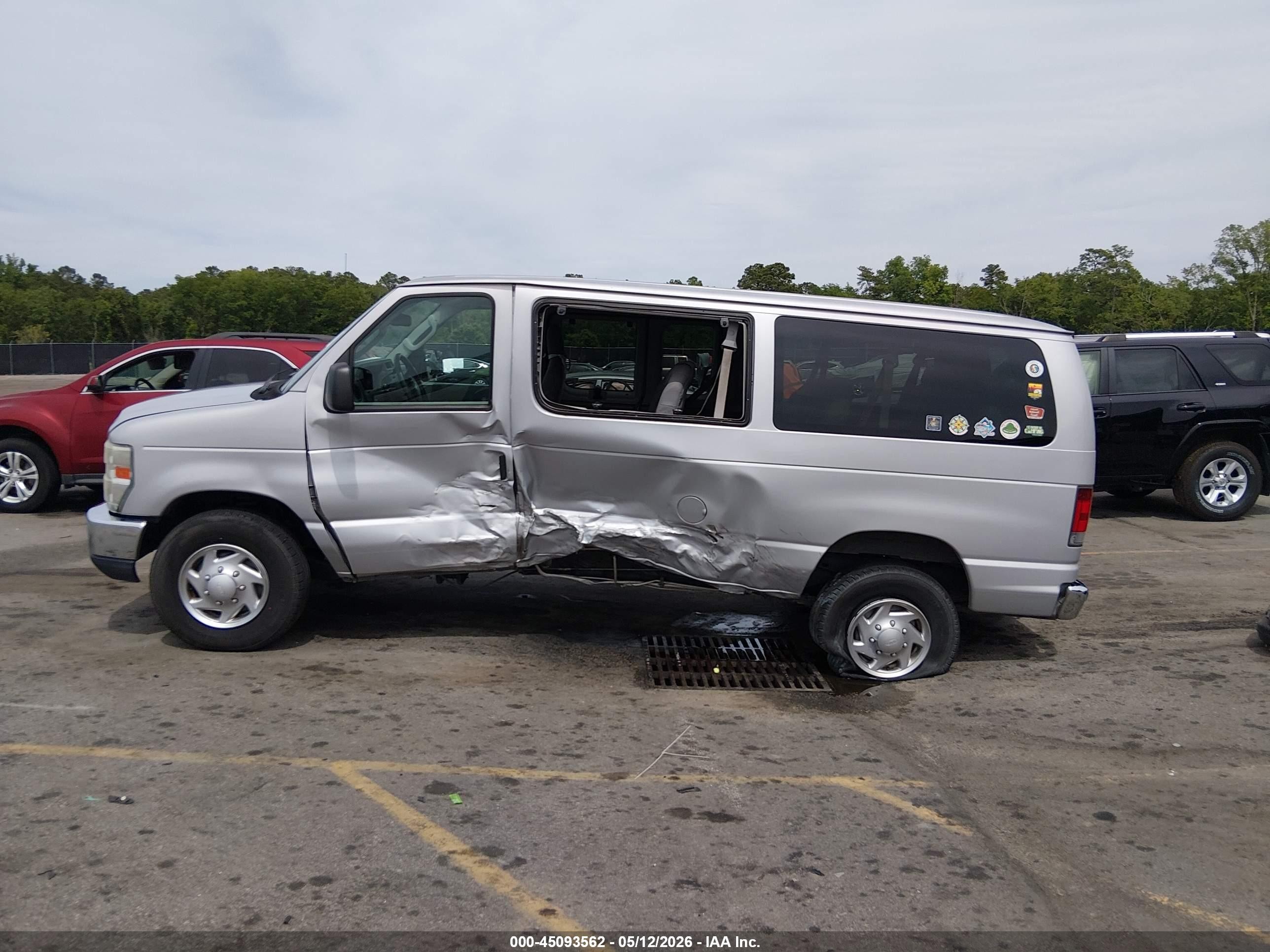 2013 Ford E-350 Super Duty Xlt Gray vin: 1FBNE3BL2DDA19734