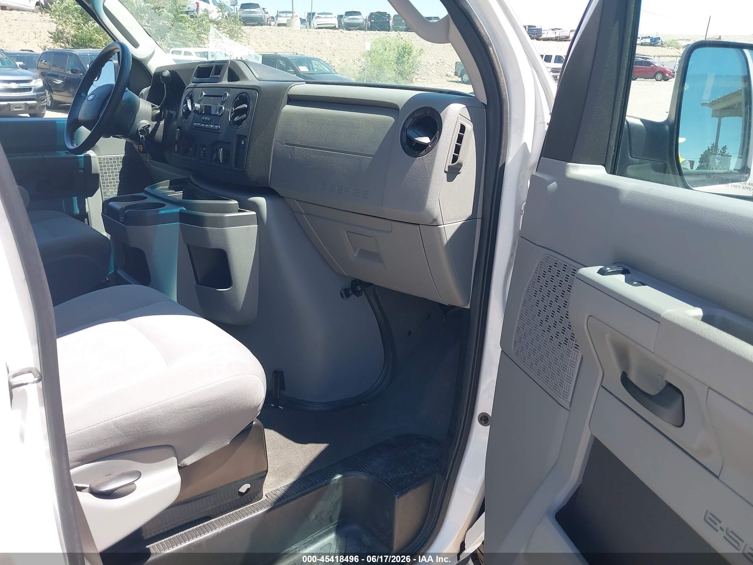 2011 Ford E-350 Super Duty Xl/xlt White vin: 1FBNE3BL3BDA36796