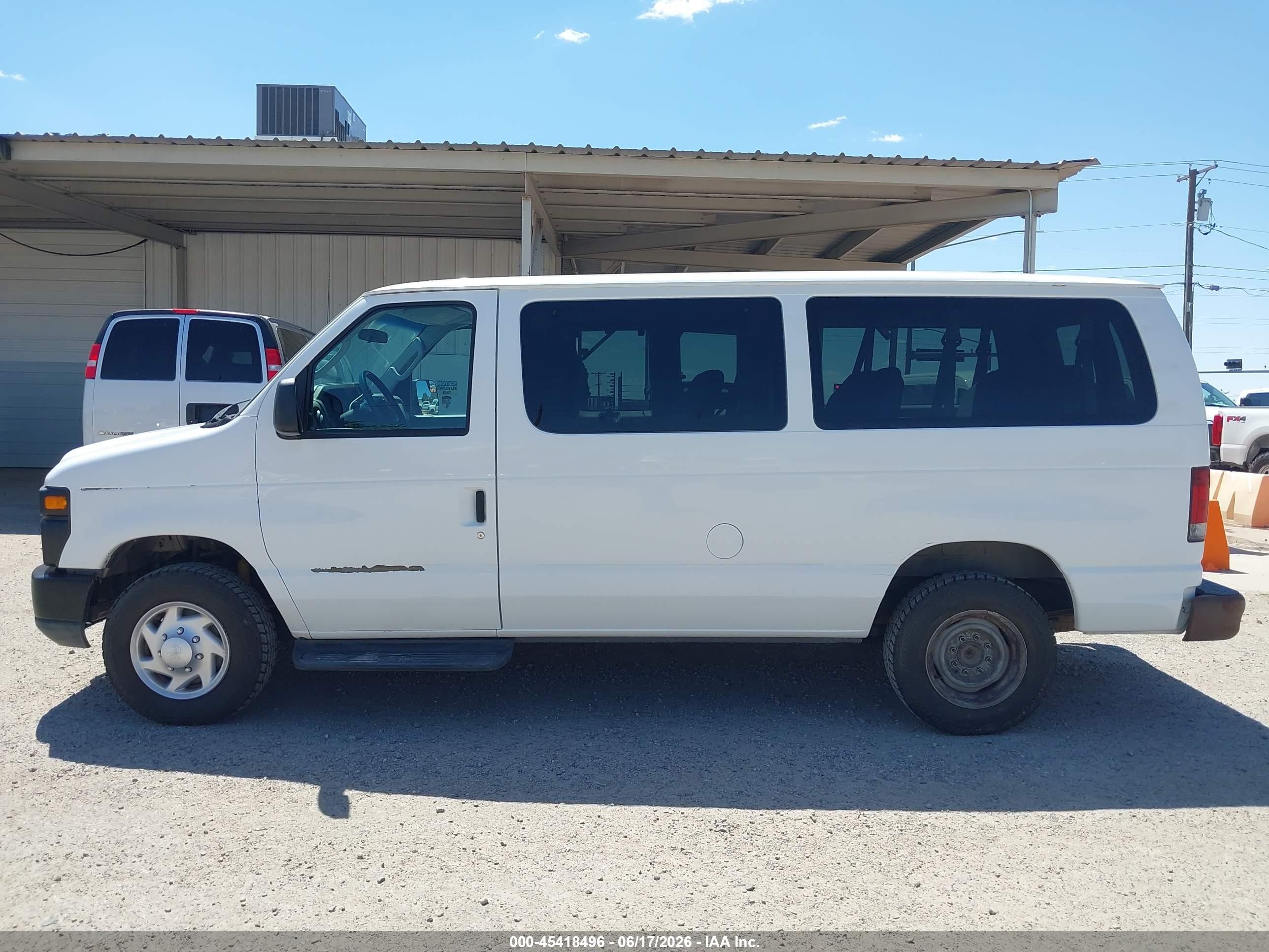 2011 Ford E-350 Super Duty Xl/xlt White vin: 1FBNE3BL3BDA36796