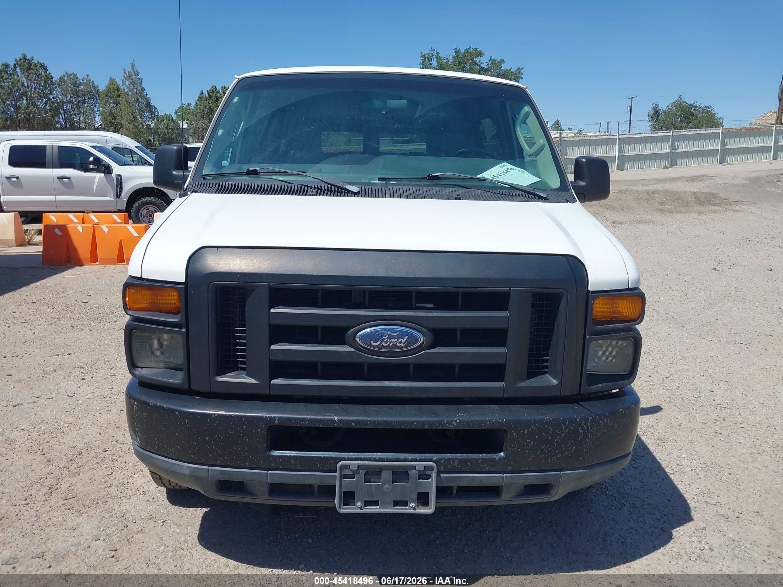 2011 Ford E-350 Super Duty Xl/xlt White vin: 1FBNE3BL3BDA36796