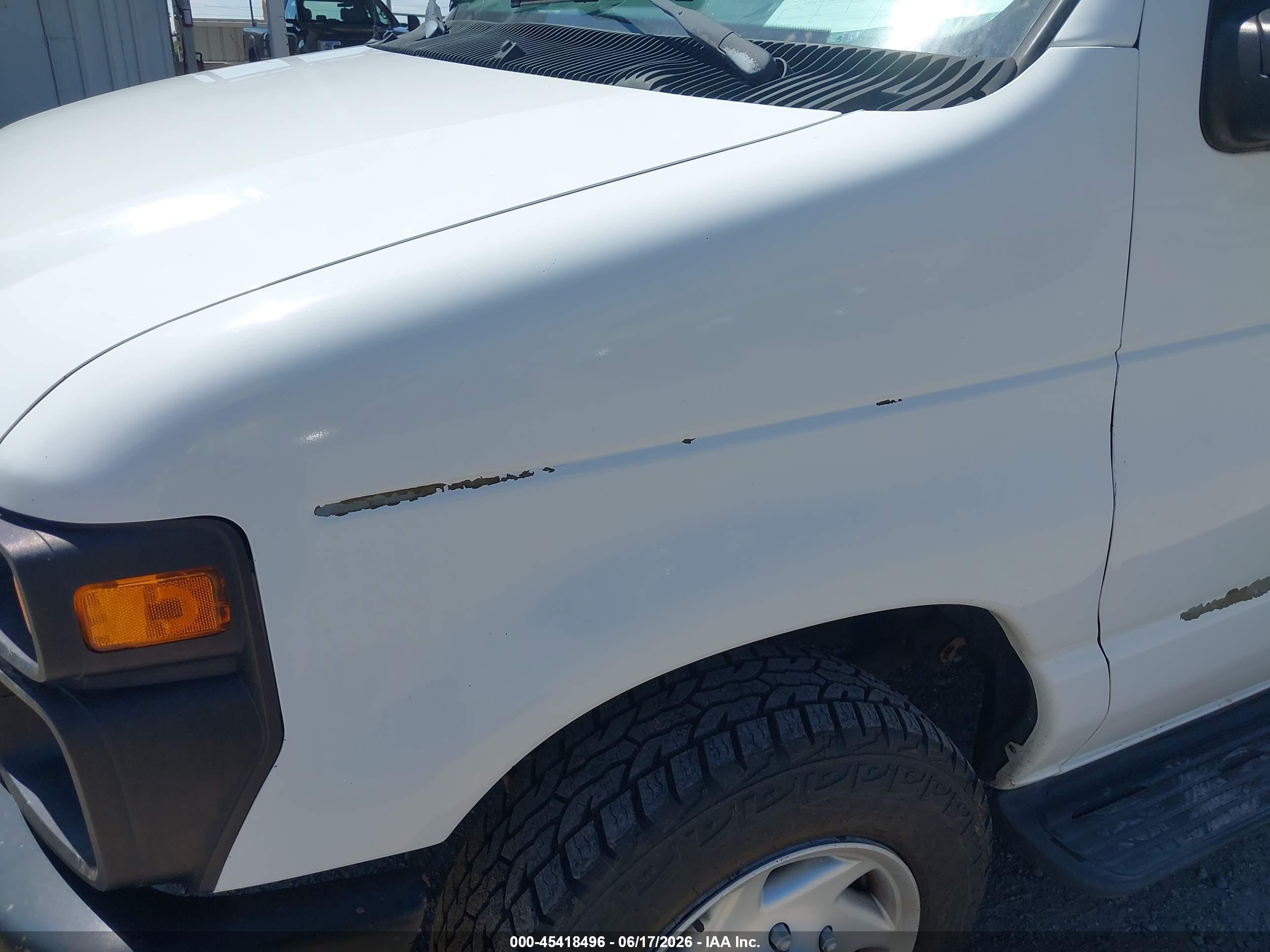 2011 Ford E-350 Super Duty Xl/xlt White vin: 1FBNE3BL3BDA36796