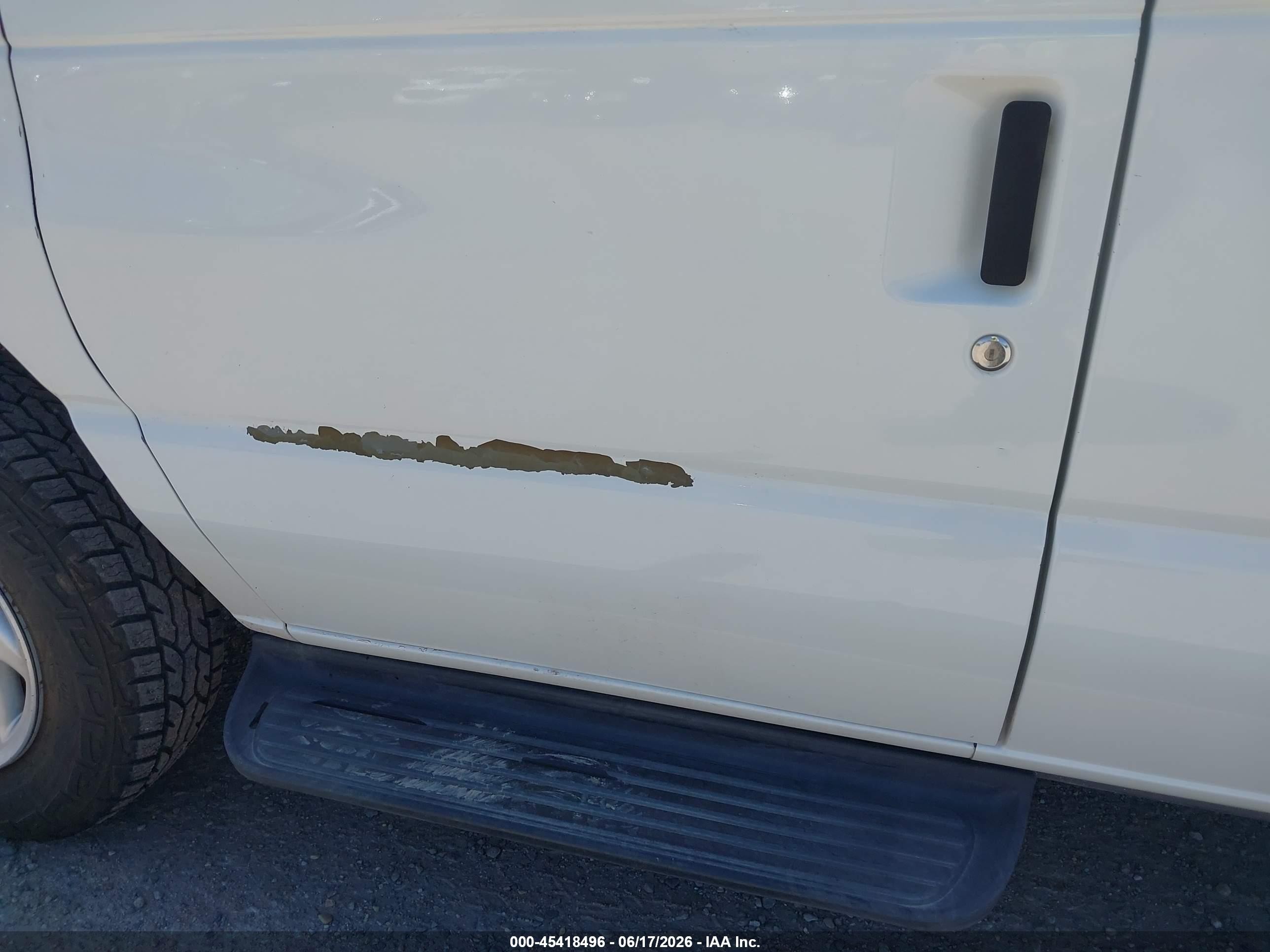 2011 Ford E-350 Super Duty Xl/xlt White vin: 1FBNE3BL3BDA36796