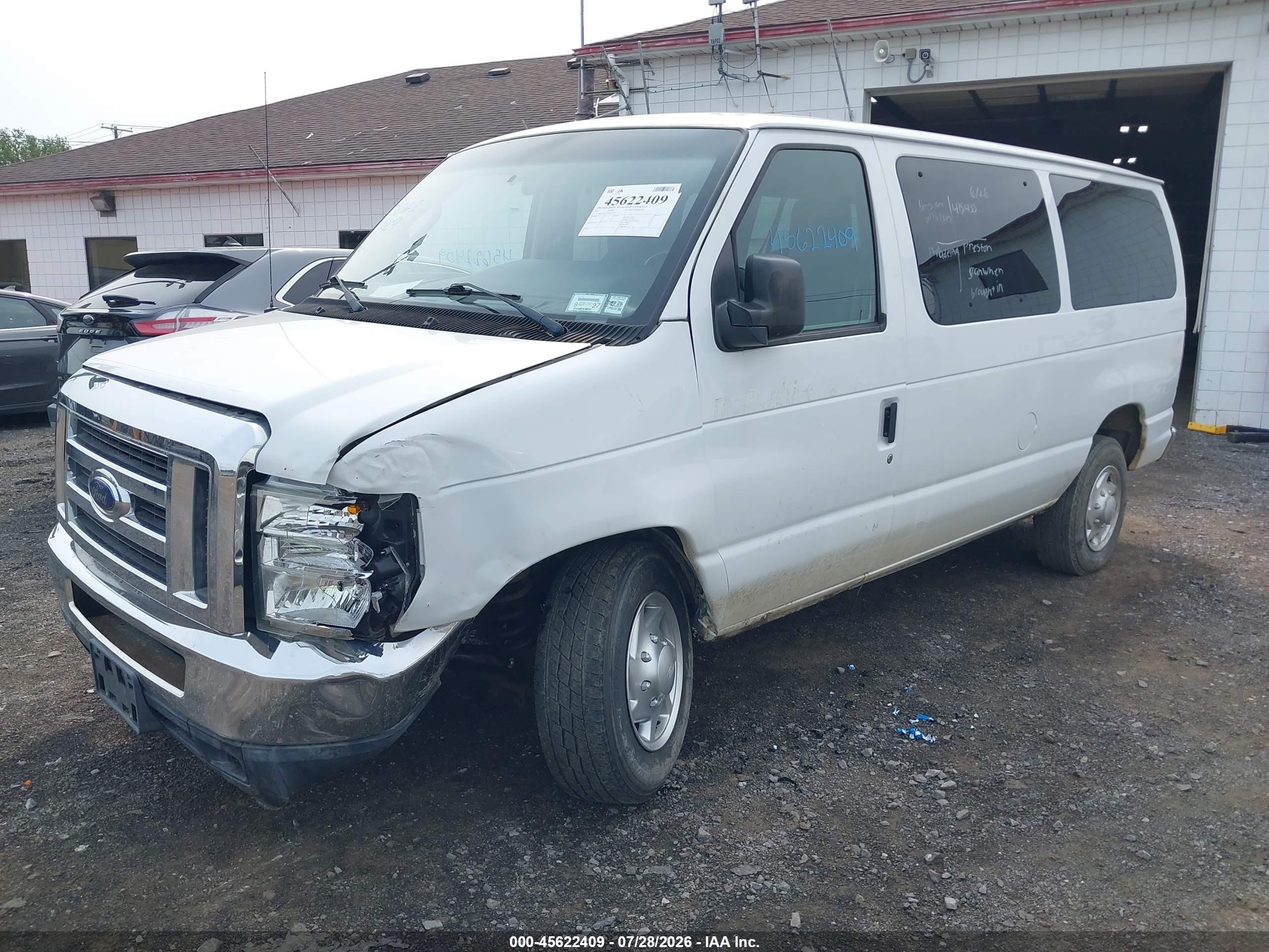 2011 Ford E-350 Super Duty Xlt White vin: 1FBNE3BL3BDA42744