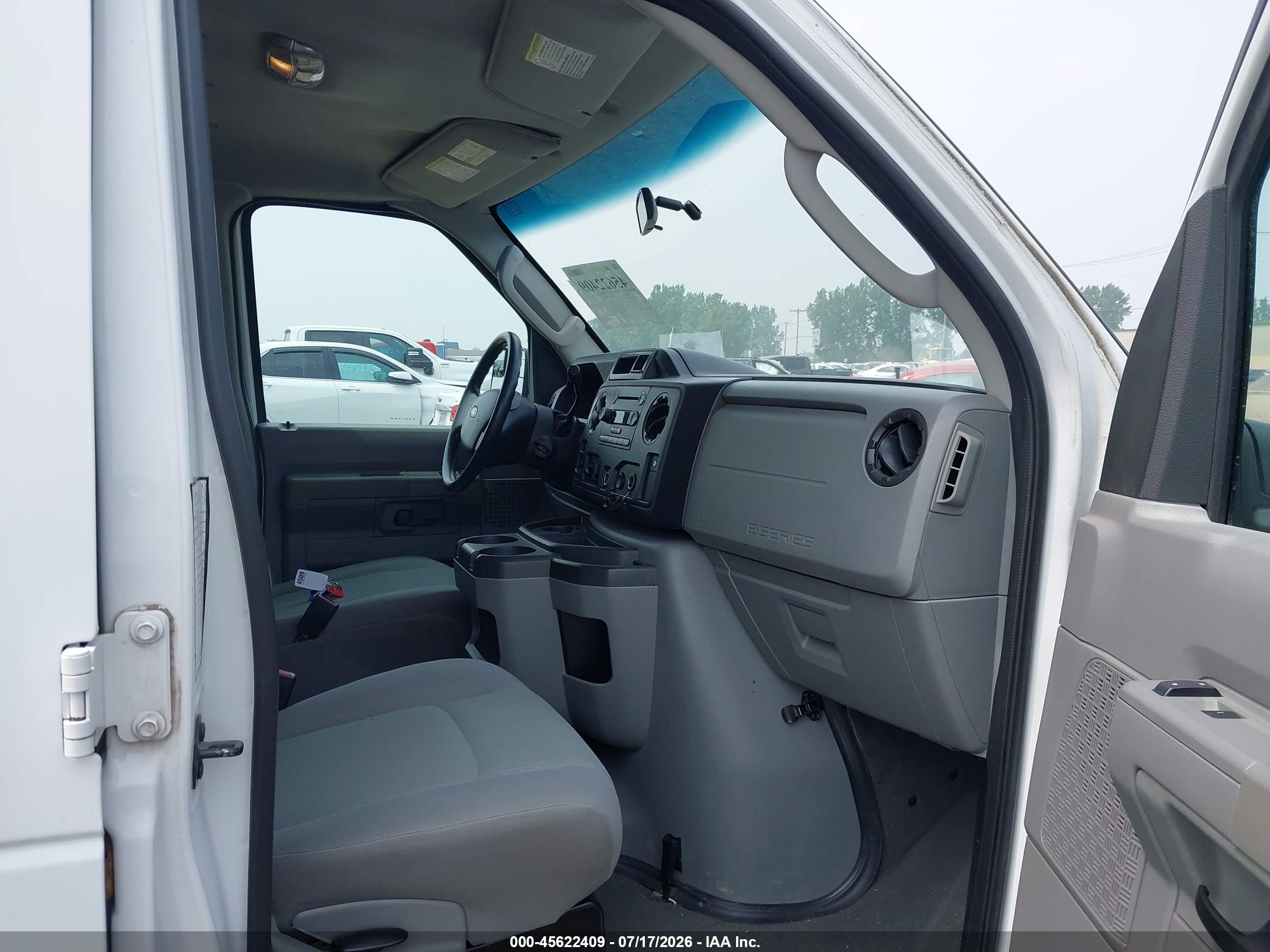 2011 Ford E-350 Super Duty Xlt White vin: 1FBNE3BL3BDA42744