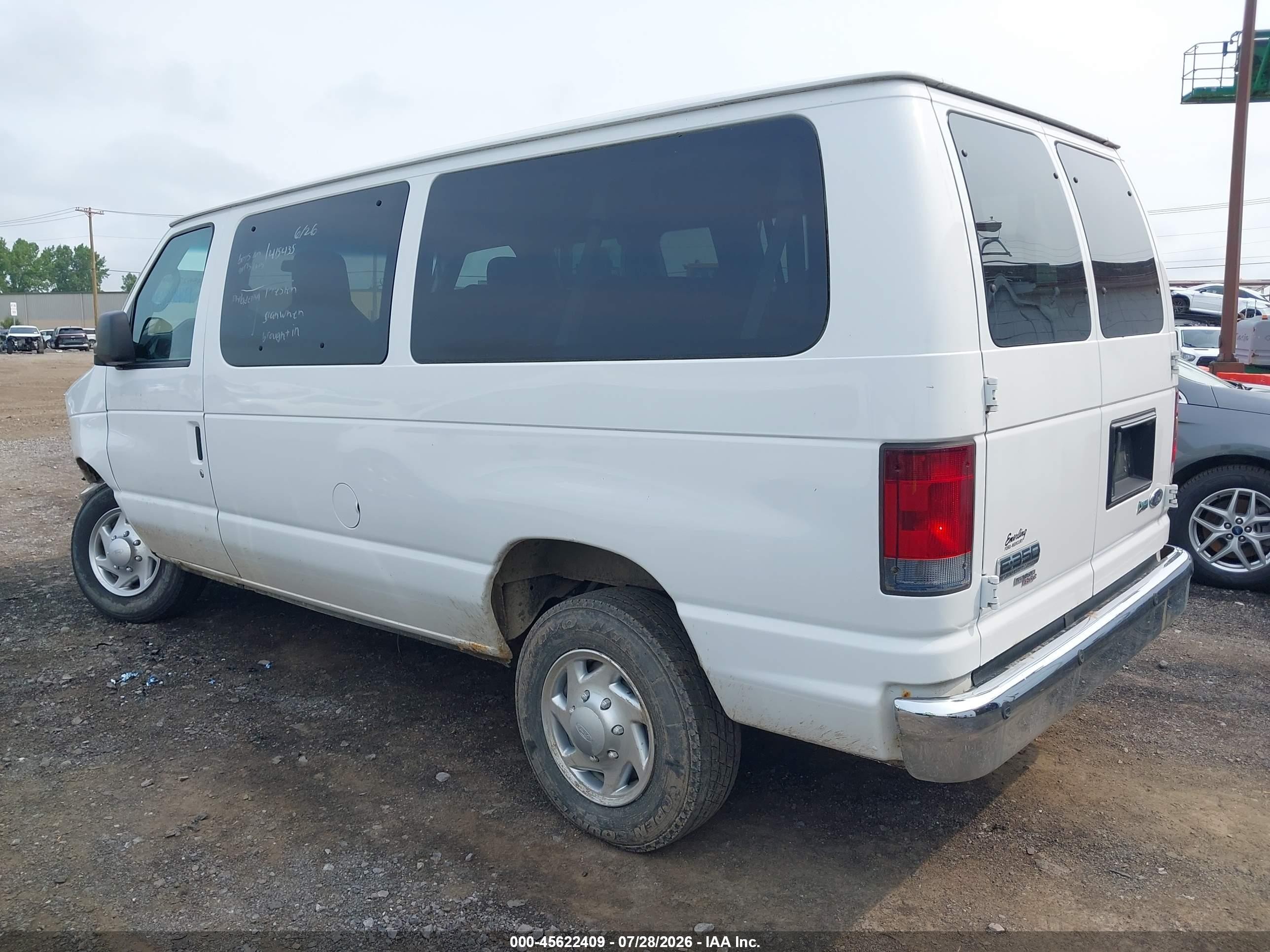 2011 Ford E-350 Super Duty Xlt White vin: 1FBNE3BL3BDA42744