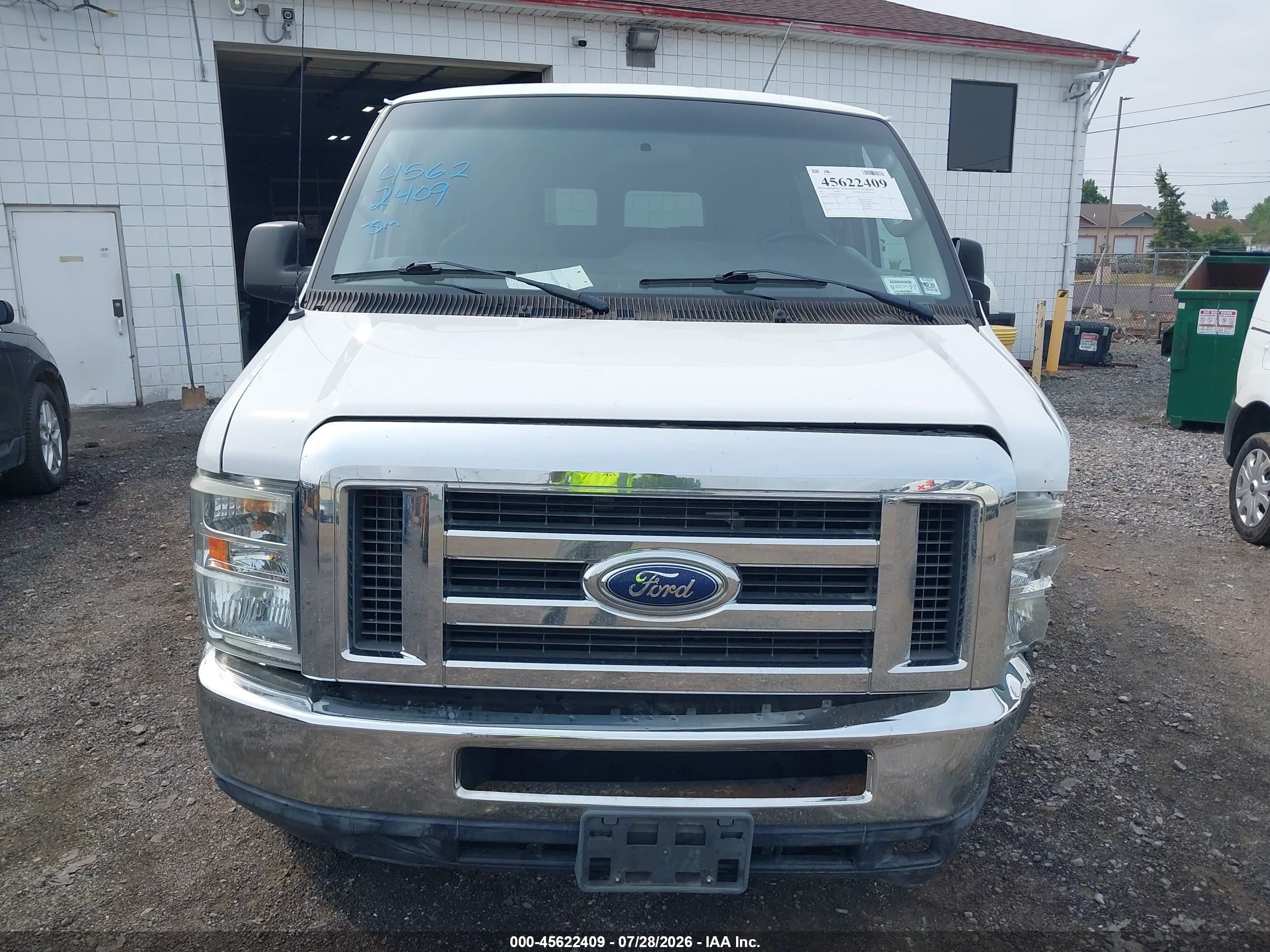 2011 Ford E-350 Super Duty Xlt White vin: 1FBNE3BL3BDA42744