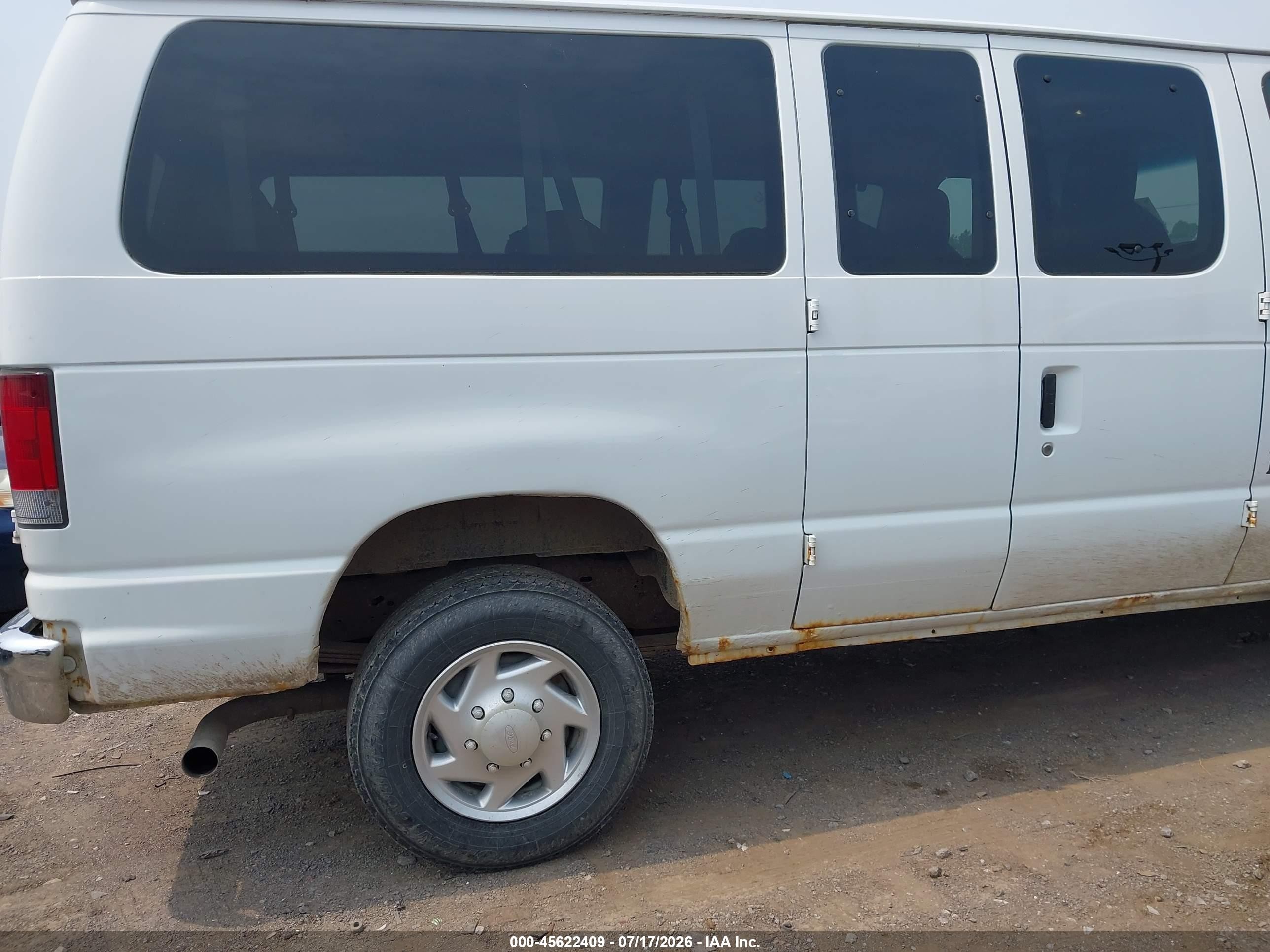 2011 Ford E-350 Super Duty Xlt White vin: 1FBNE3BL3BDA42744