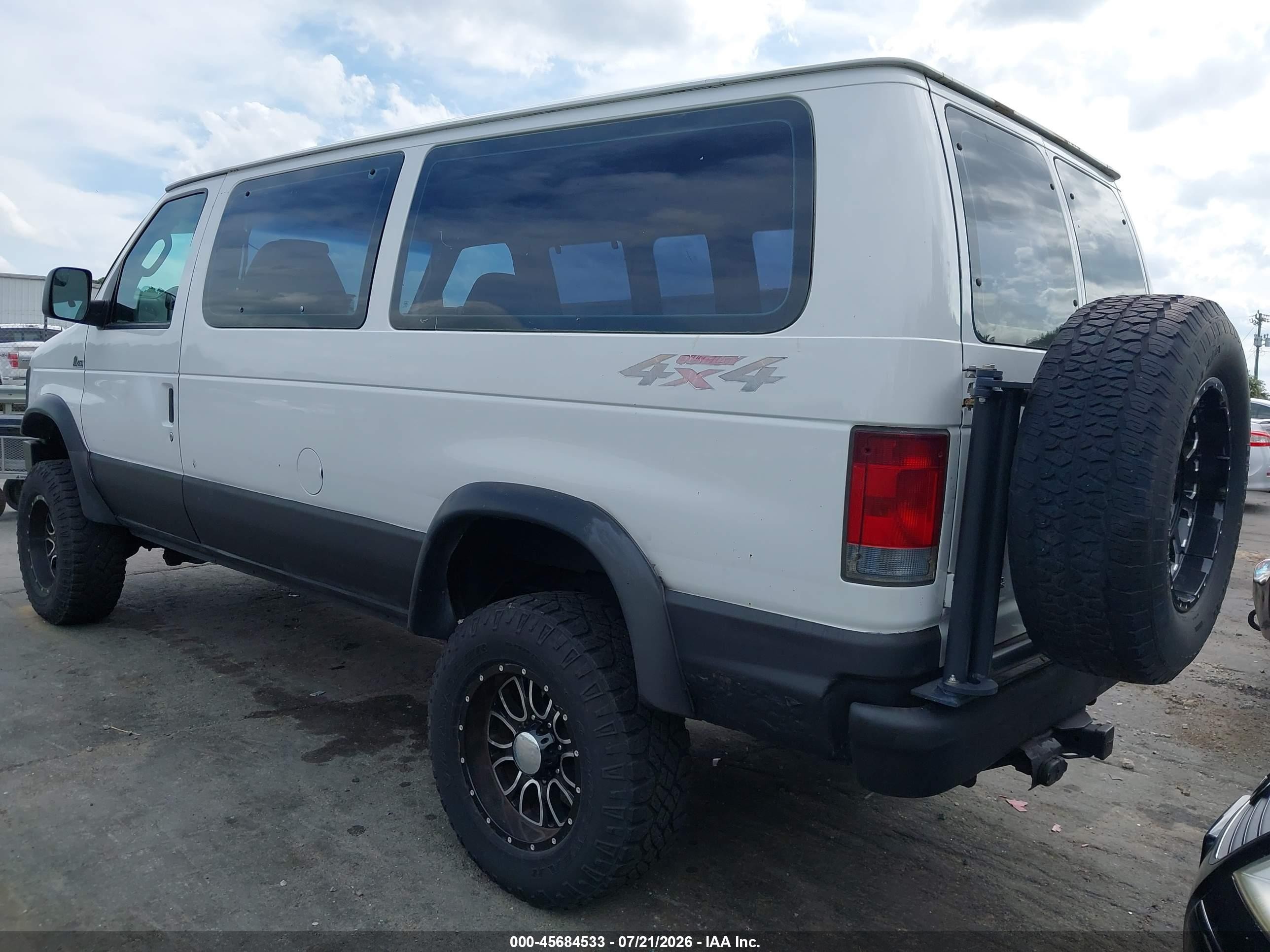 2011 Ford E-350 Super Duty Xl White vin: 1FBNE3BL3BDB07494