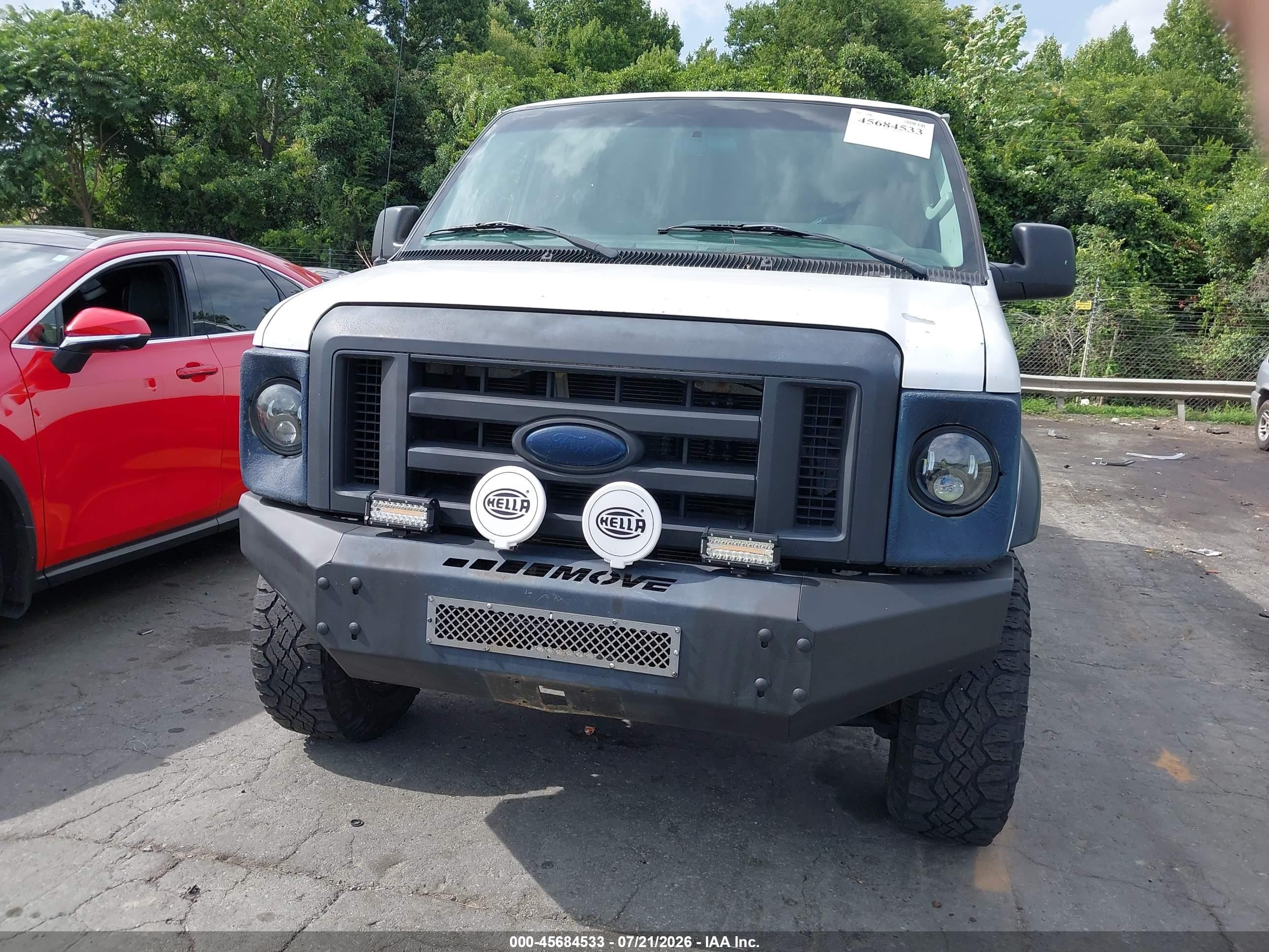 2011 Ford E-350 Super Duty Xl White vin: 1FBNE3BL3BDB07494