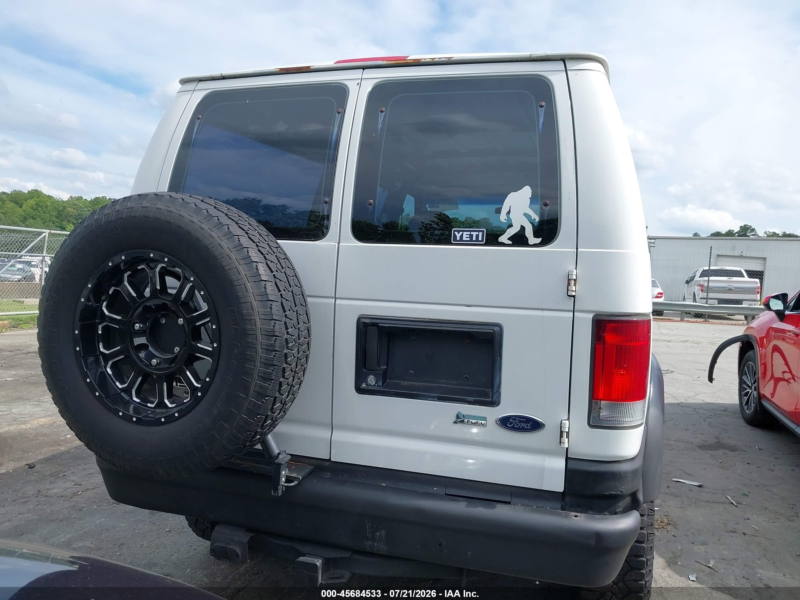 2011 Ford E-350 Super Duty Xl White vin: 1FBNE3BL3BDB07494