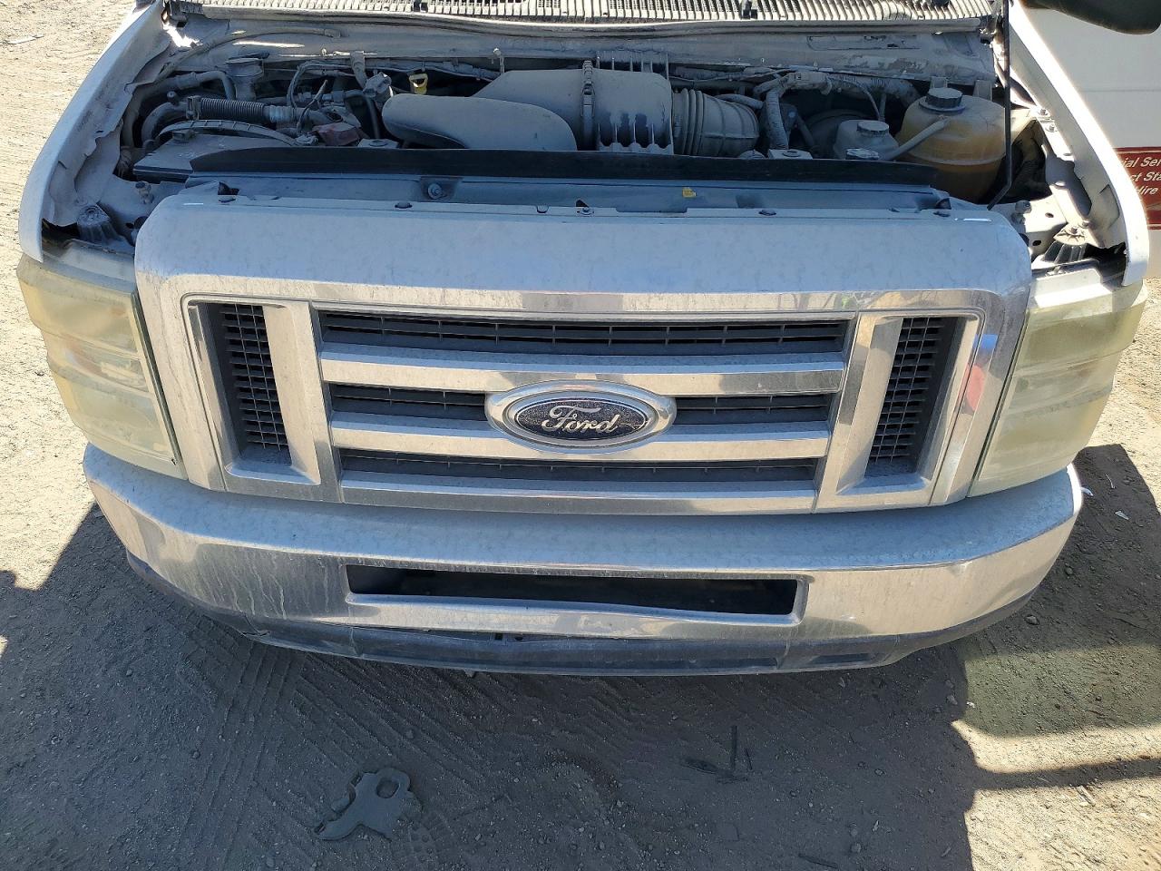 2013 Ford Econoline E350 Super Duty Wagon White vin: 1FBNE3BL3DDA45338