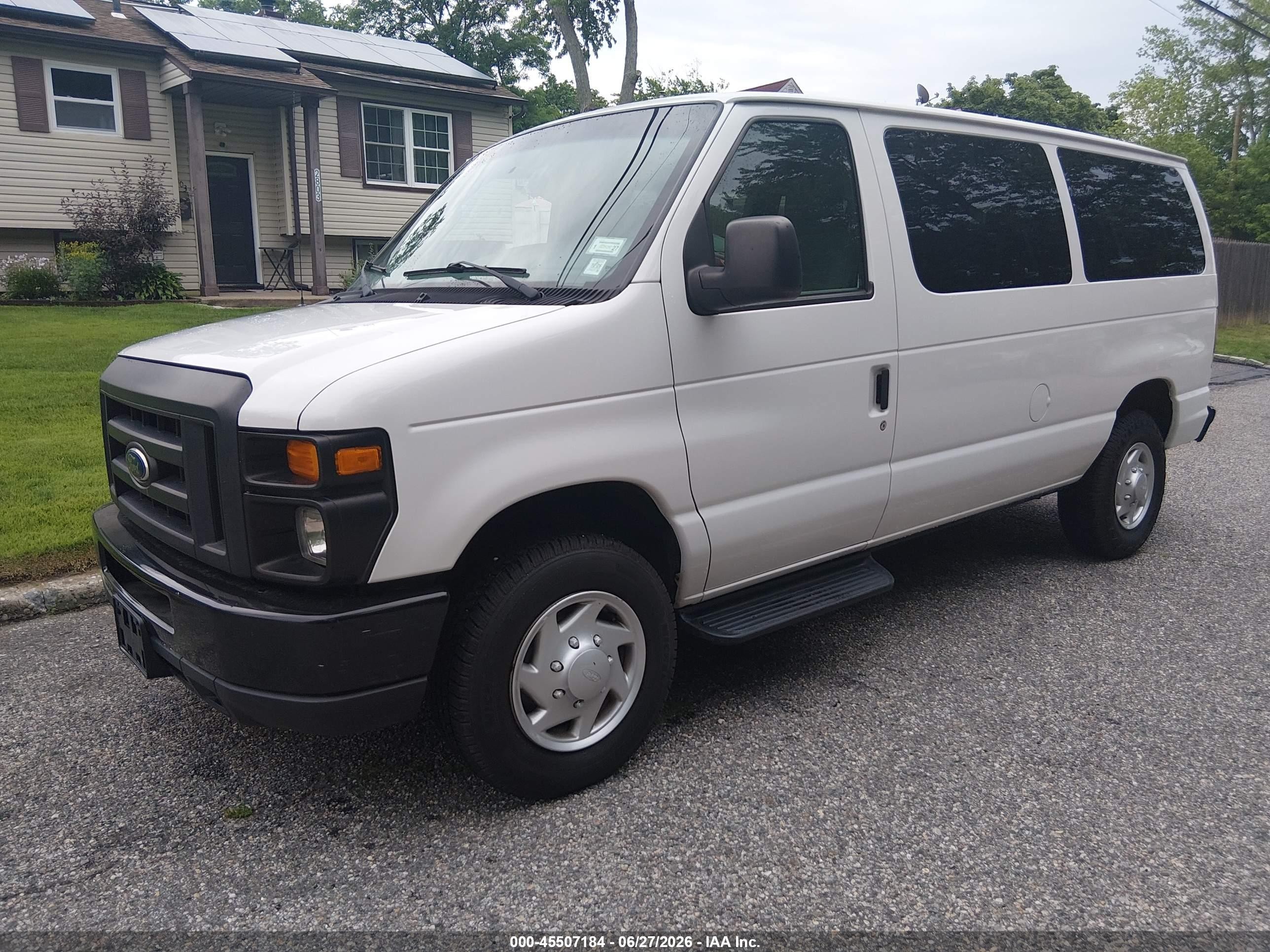 2013 Ford E-350 Super Duty Xl White vin: 1FBNE3BL3DDB08664
