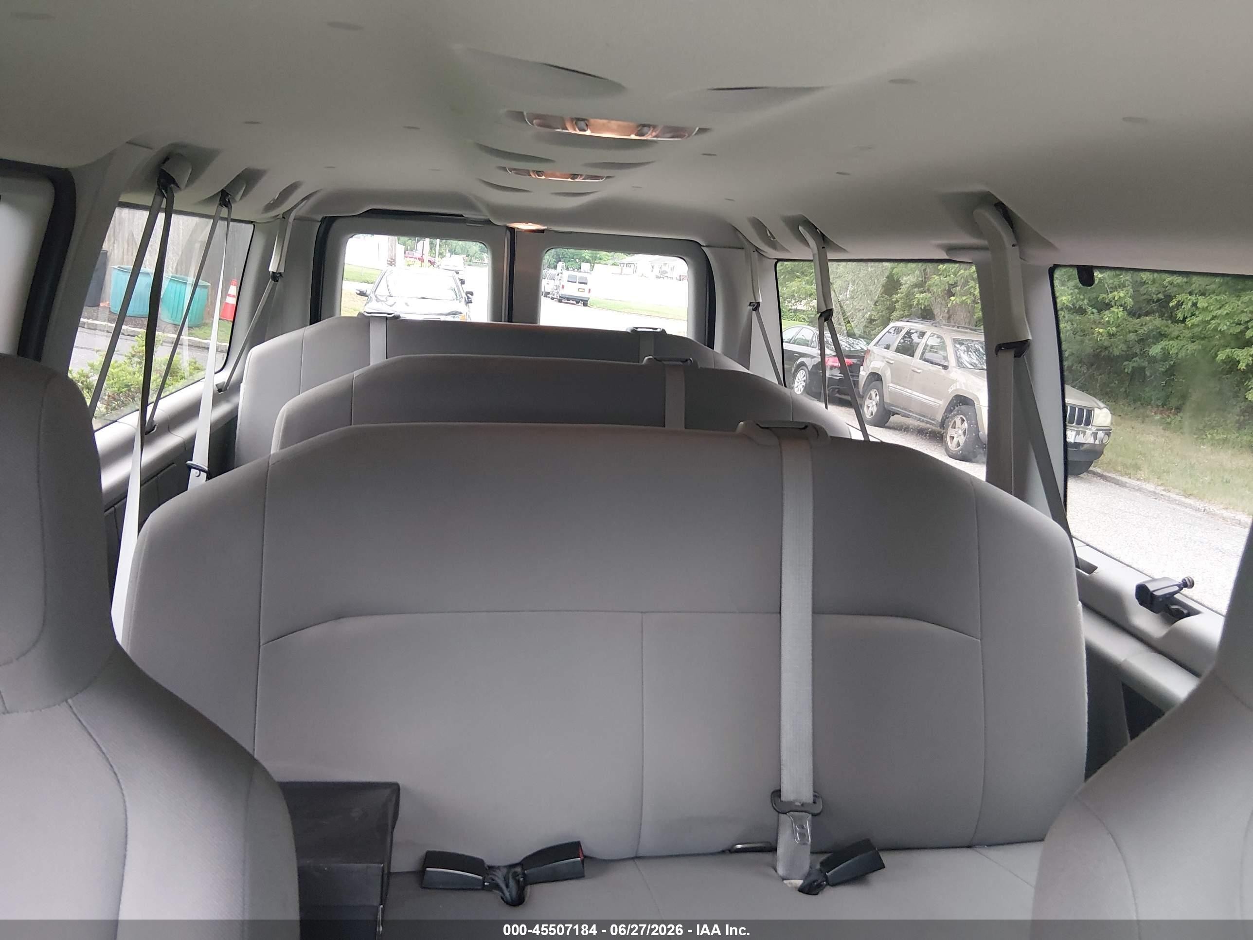 2013 Ford E-350 Super Duty Xl White vin: 1FBNE3BL3DDB08664