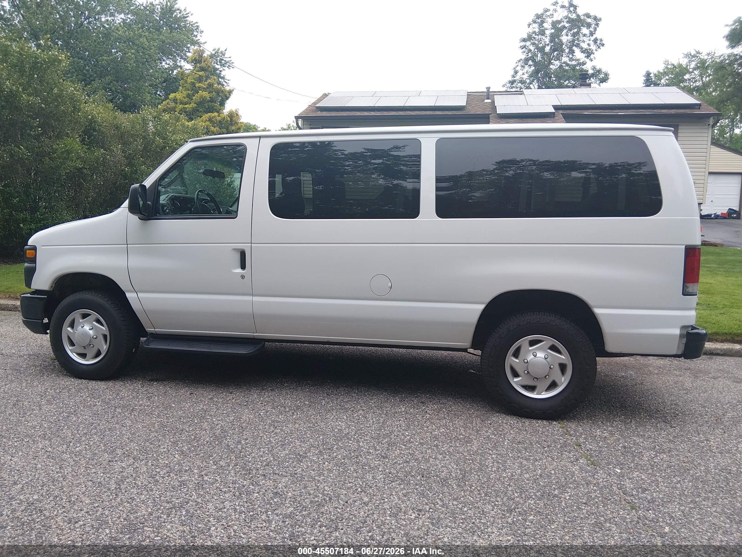 2013 Ford E-350 Super Duty Xl White vin: 1FBNE3BL3DDB08664