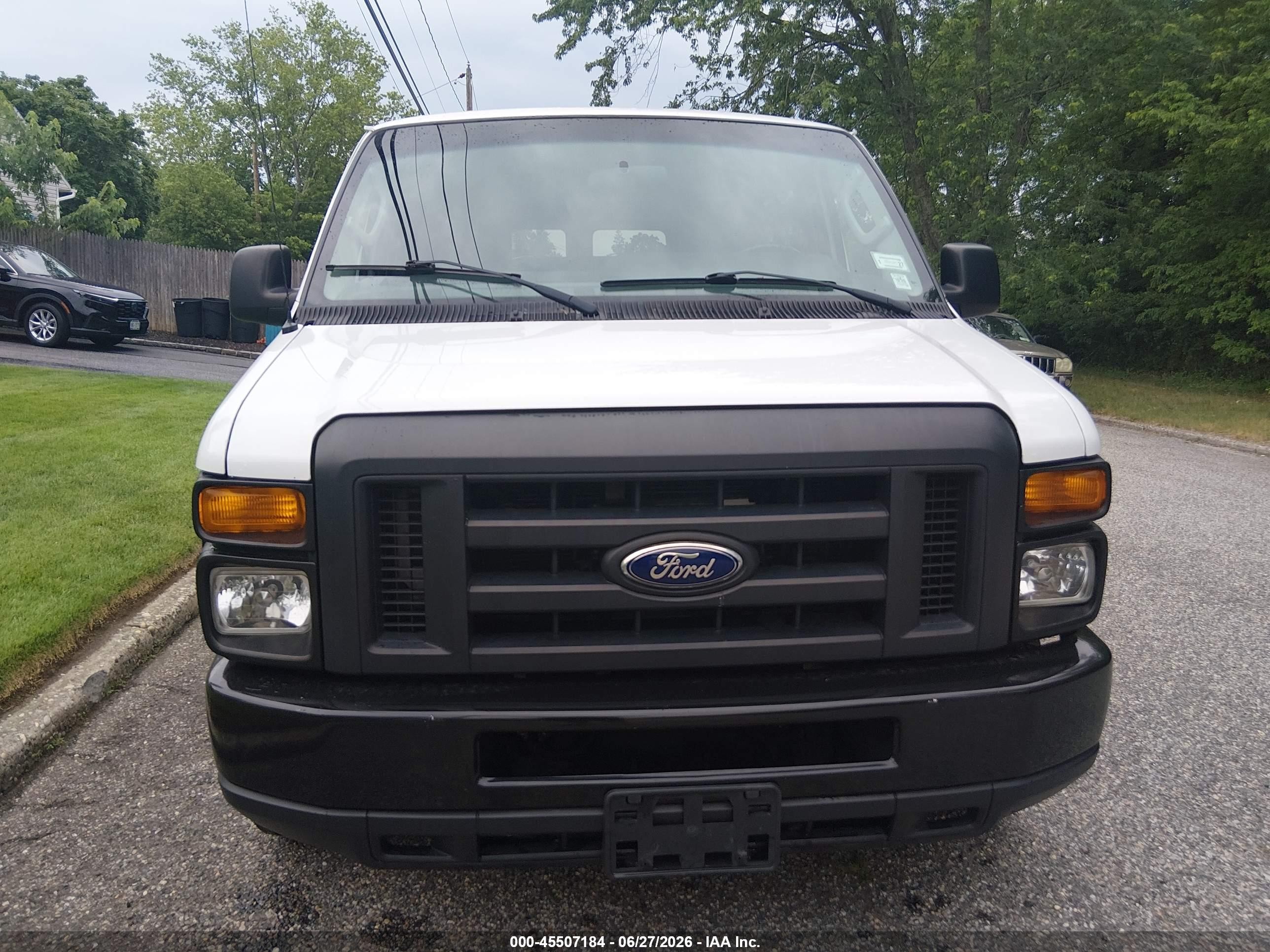 2013 Ford E-350 Super Duty Xl White vin: 1FBNE3BL3DDB08664