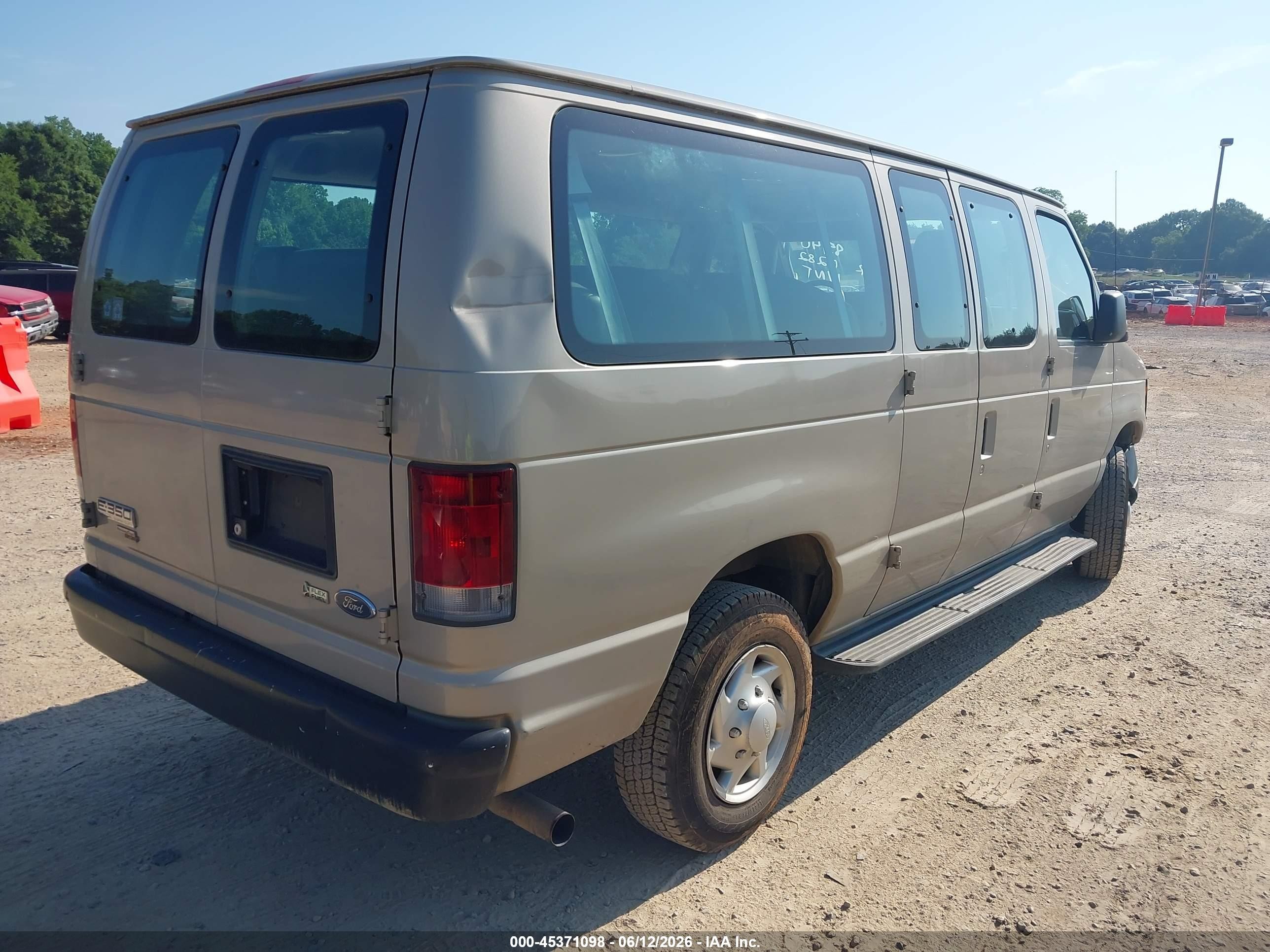 2011 Ford E-350 Super Duty Xl Beige vin: 1FBNE3BL4BDA60282
