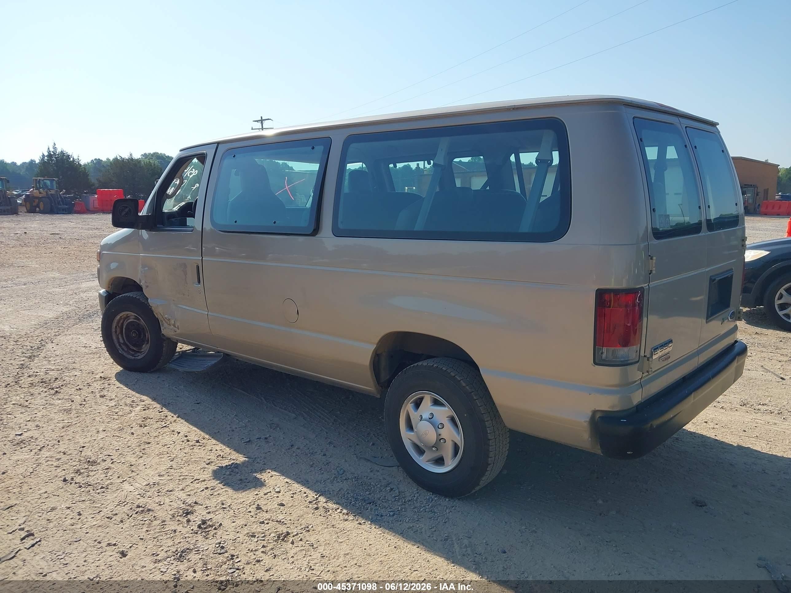 2011 Ford E-350 Super Duty Xl Beige vin: 1FBNE3BL4BDA60282