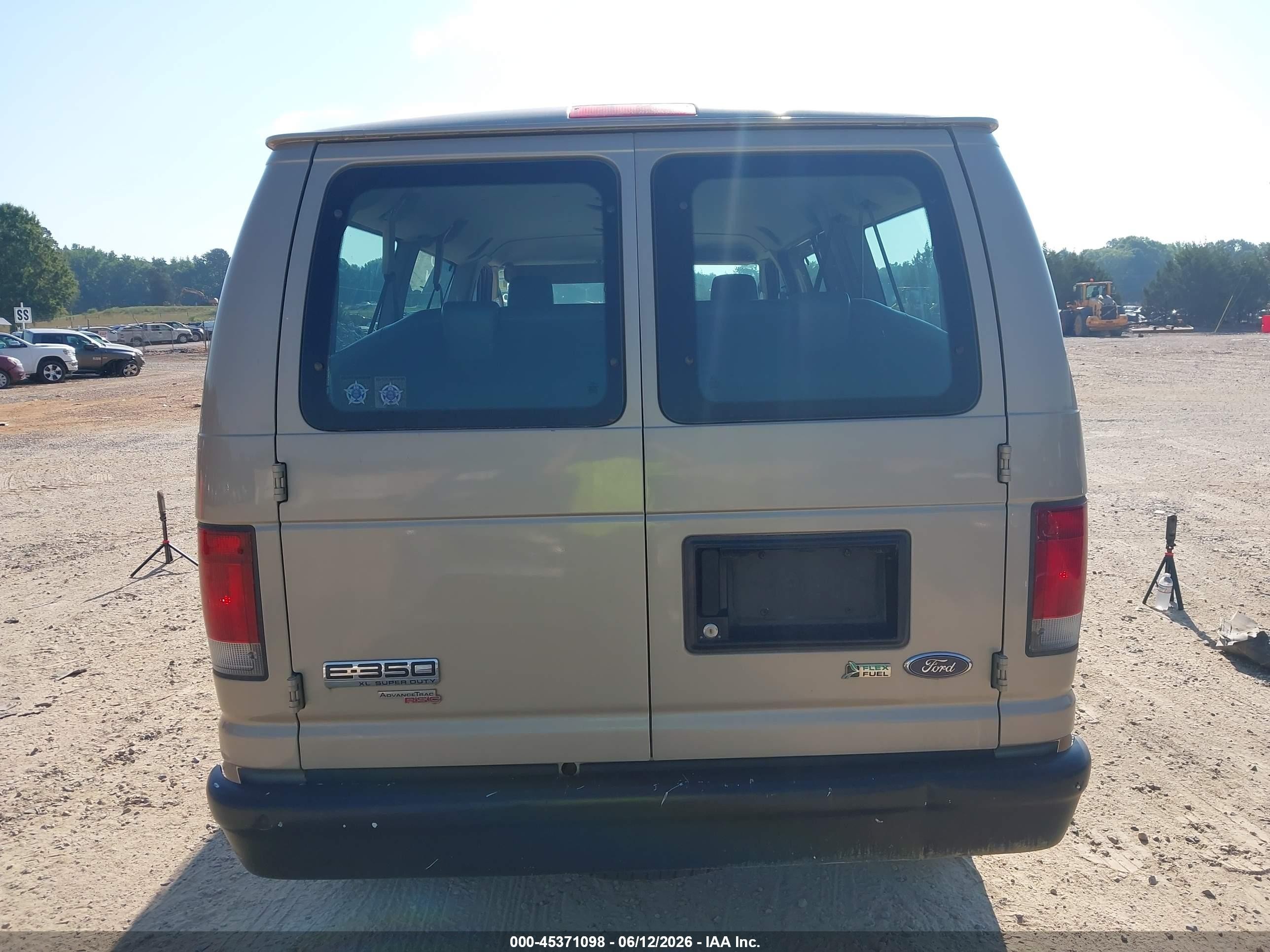 2011 Ford E-350 Super Duty Xl Beige vin: 1FBNE3BL4BDA60282