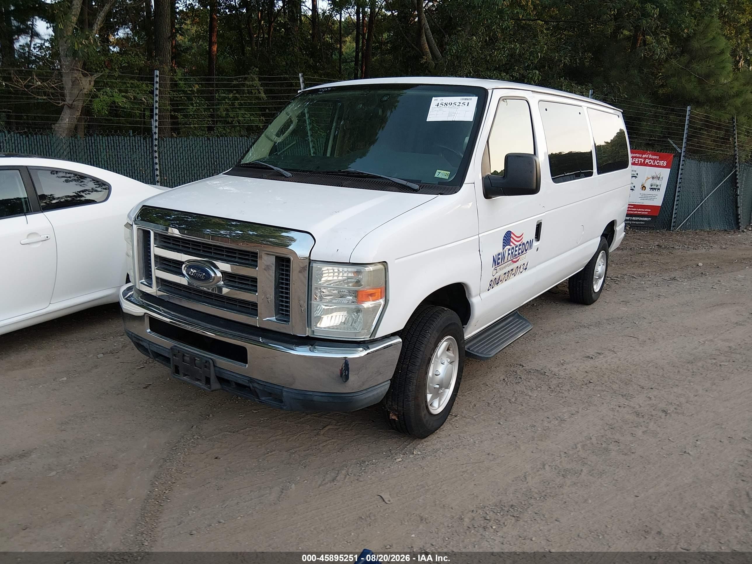 2013 Ford E-350 Super Duty Xlt Белый vin: 1FBNE3BL4DDB06356