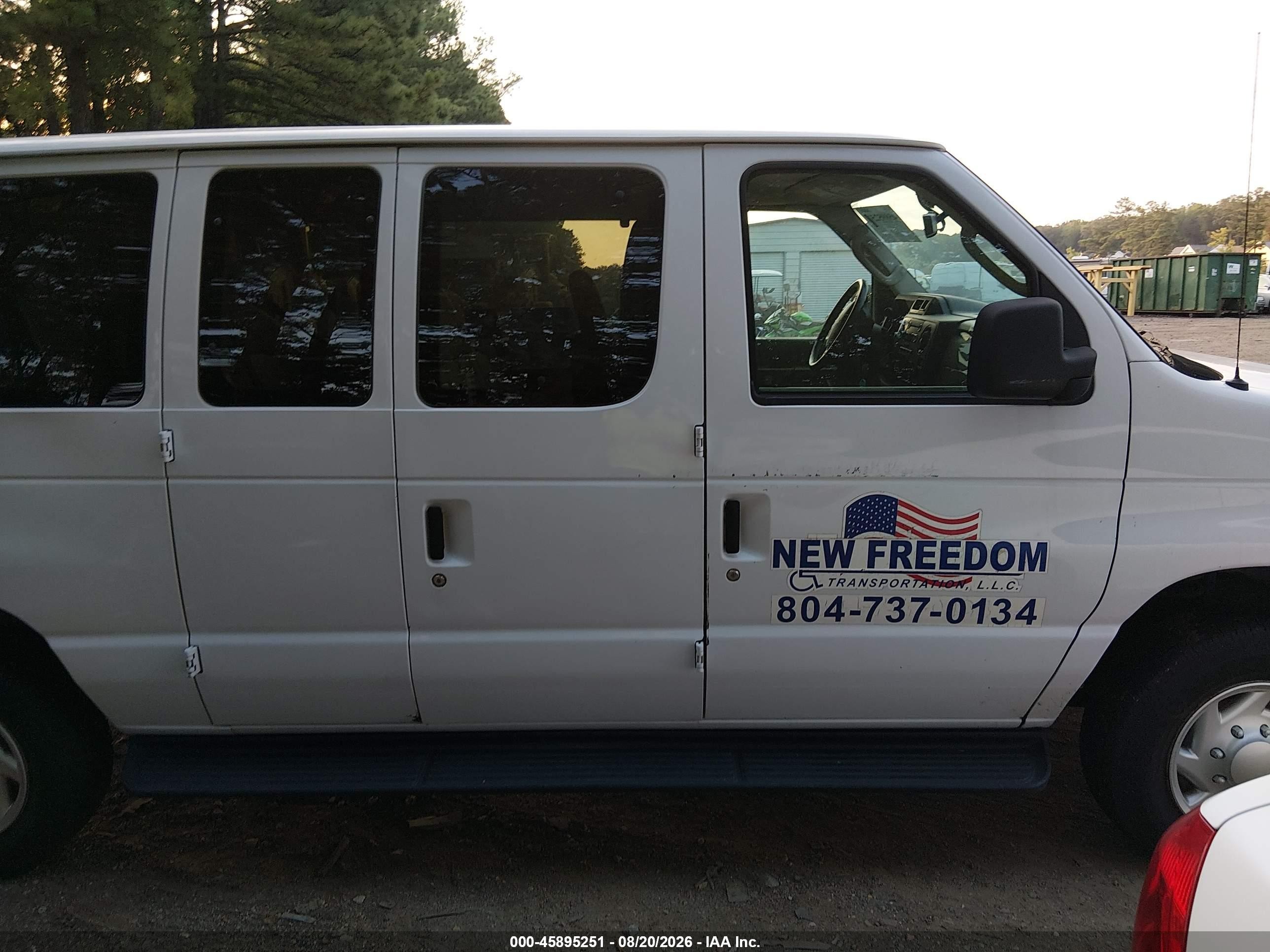 2013 Ford E-350 Super Duty Xlt Белый vin: 1FBNE3BL4DDB06356