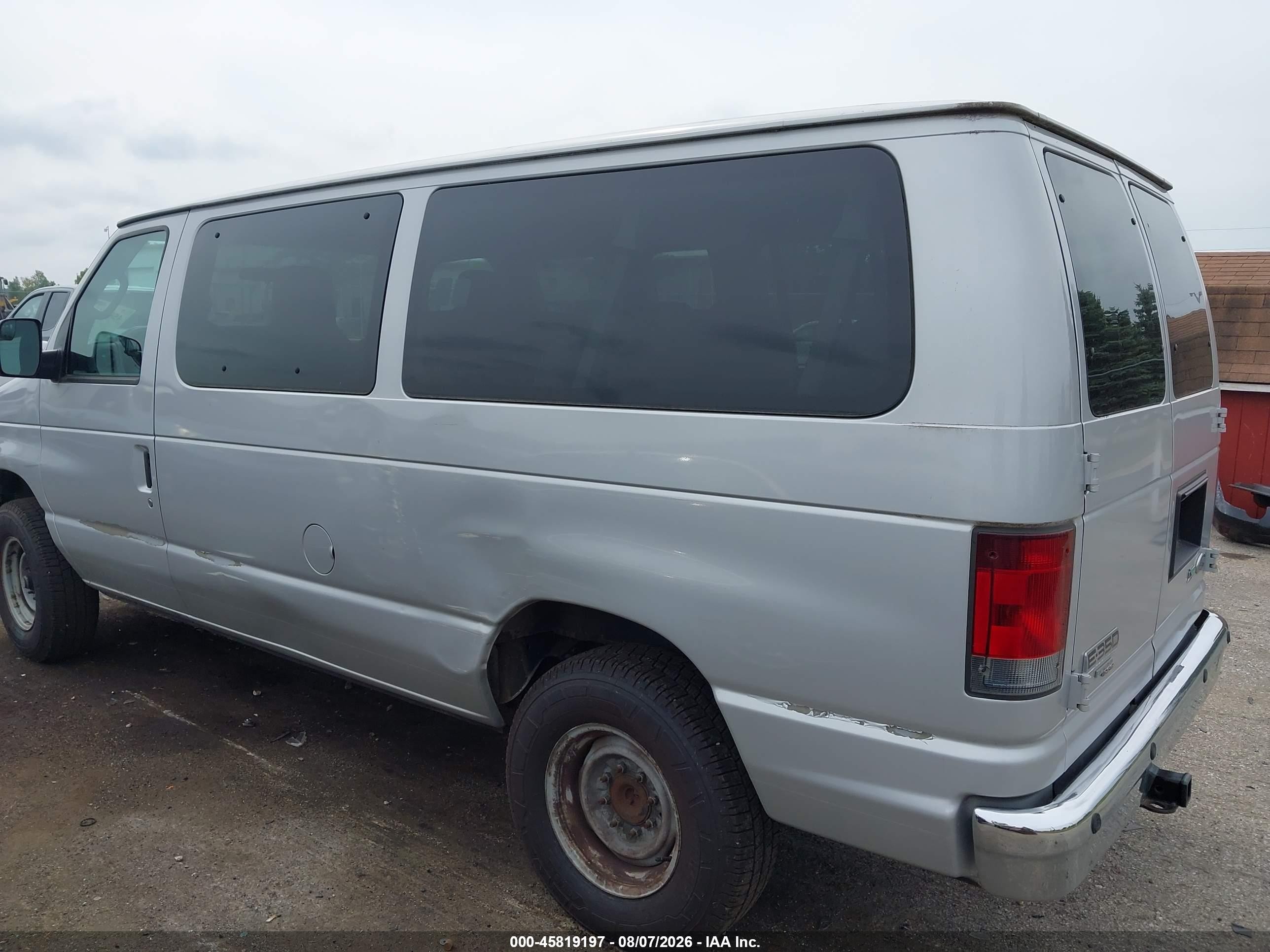2011 Ford E-350 Super Duty Xlt Silver vin: 1FBNE3BL5BDA71176