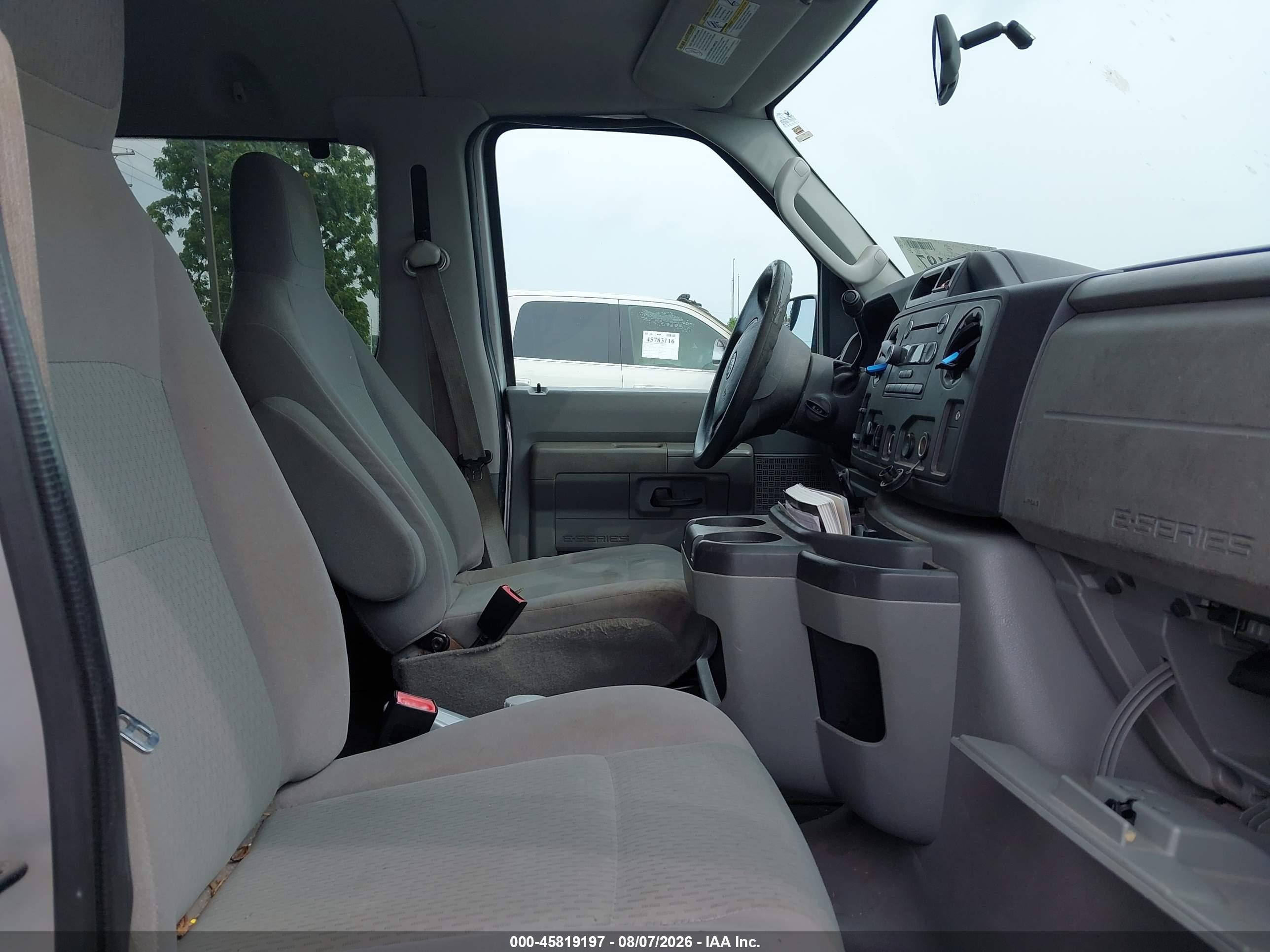 2011 Ford E-350 Super Duty Xlt Silver vin: 1FBNE3BL5BDA71176