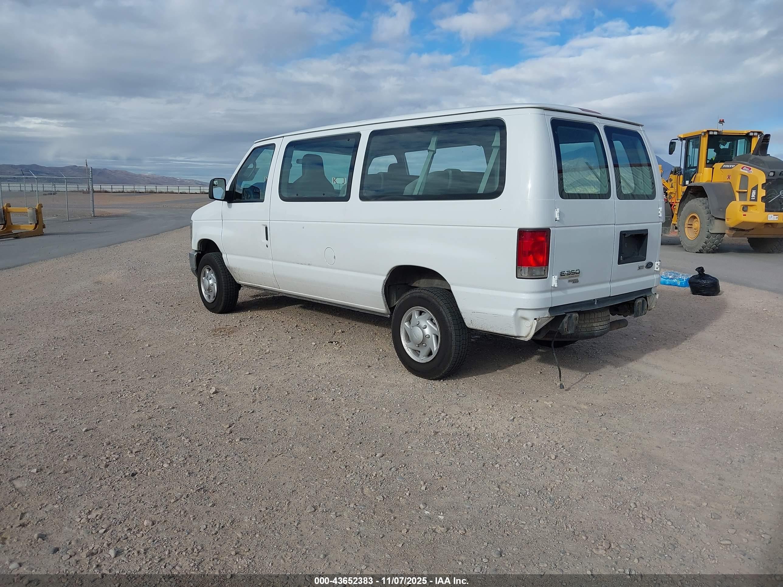 2014 Ford E-350 Super Duty Xlt White vin: 1FBNE3BL5EDA15453
