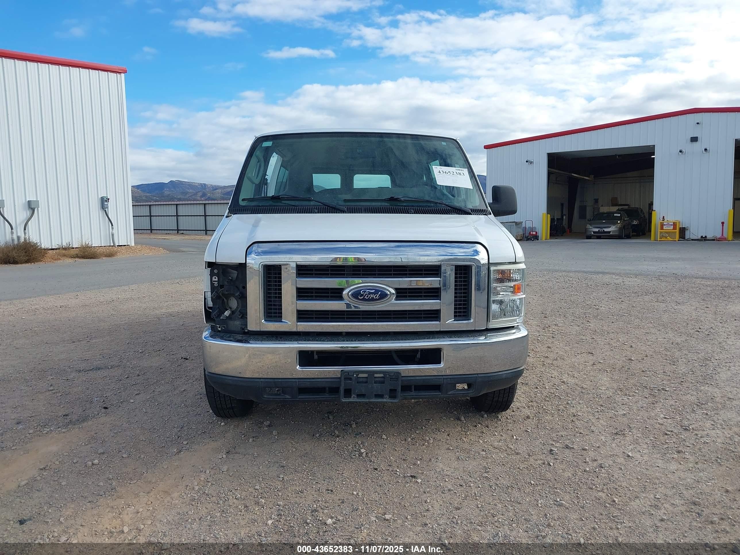 2014 Ford E-350 Super Duty Xlt White vin: 1FBNE3BL5EDA15453