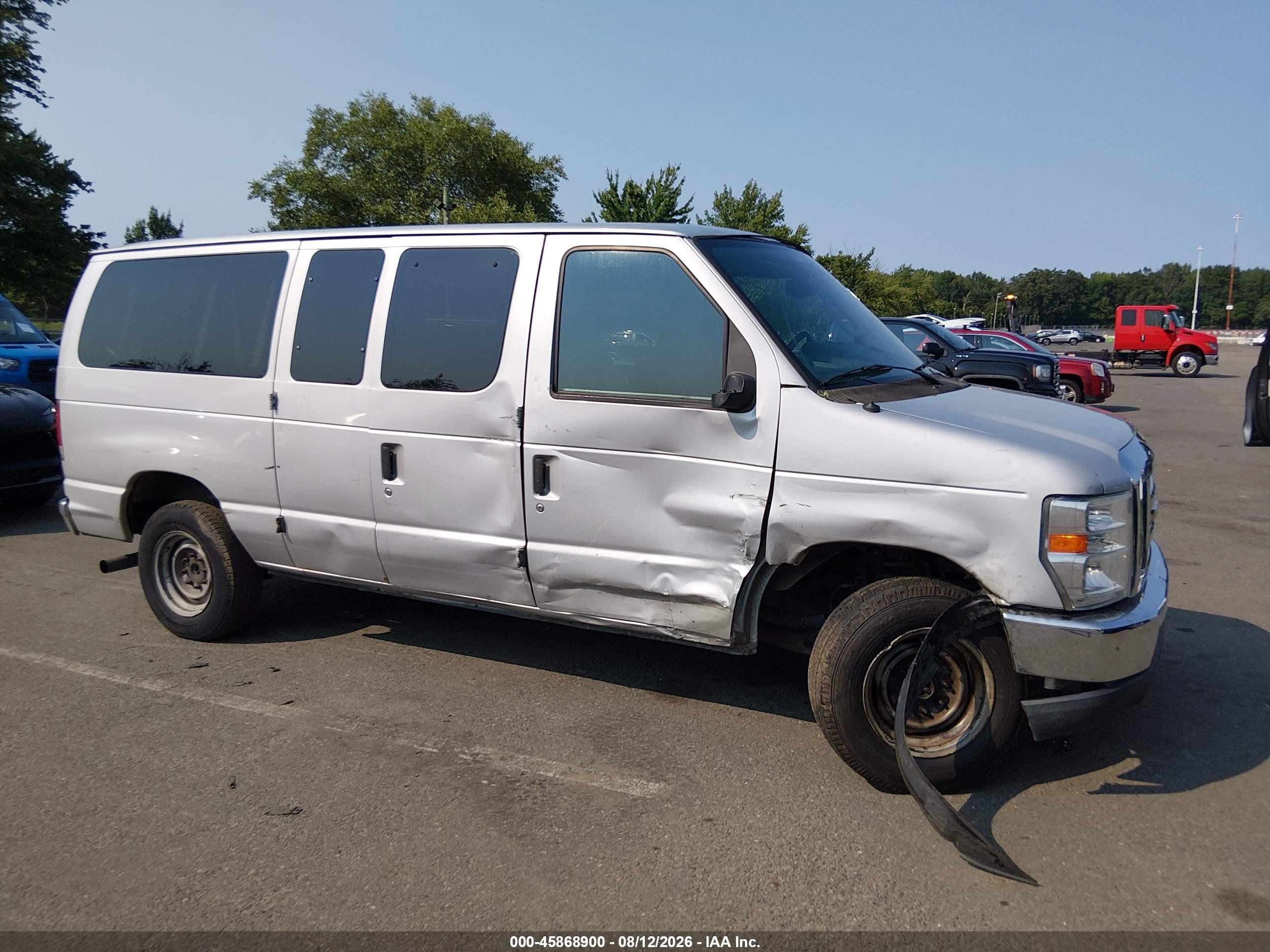 2014 Ford E-350 Super Duty Xlt Silver vin: 1FBNE3BL5EDA67648