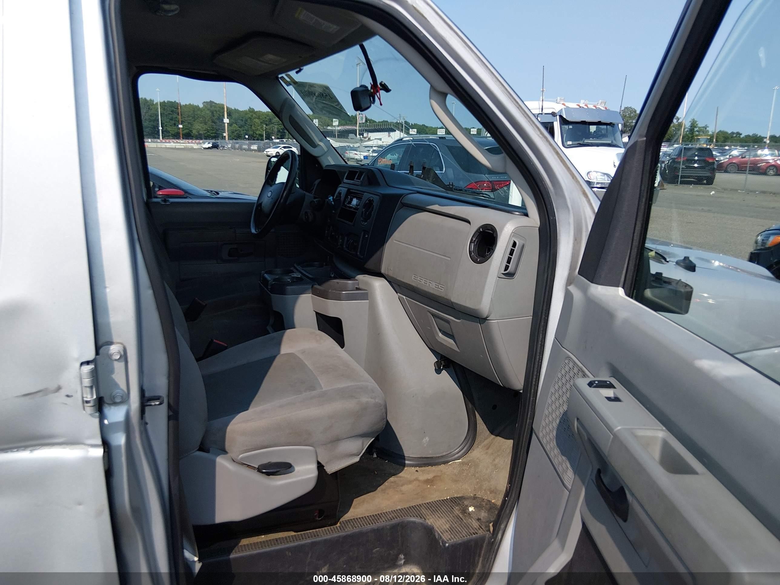 2014 Ford E-350 Super Duty Xlt Silver vin: 1FBNE3BL5EDA67648