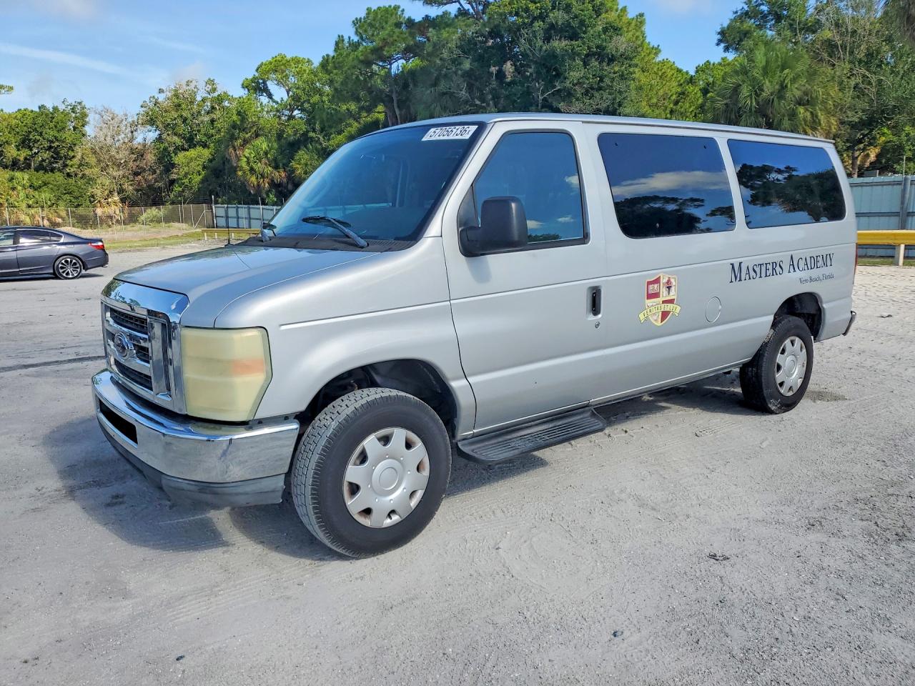 2010 Ford Econoline E350 Super Duty Wagon Silver vin: 1FBNE3BL6ADA45667