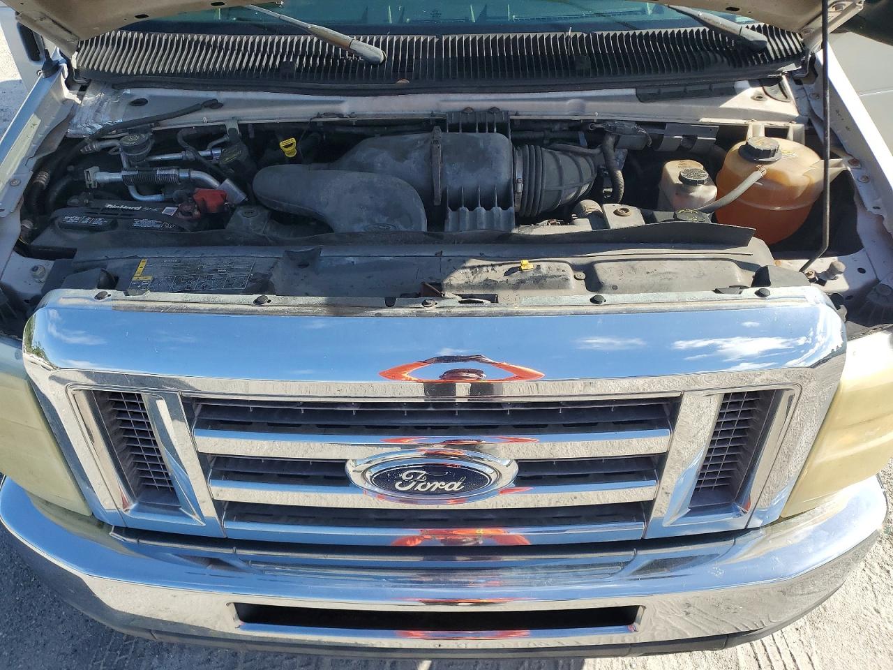 2010 Ford Econoline E350 Super Duty Wagon Silver vin: 1FBNE3BL6ADA45667