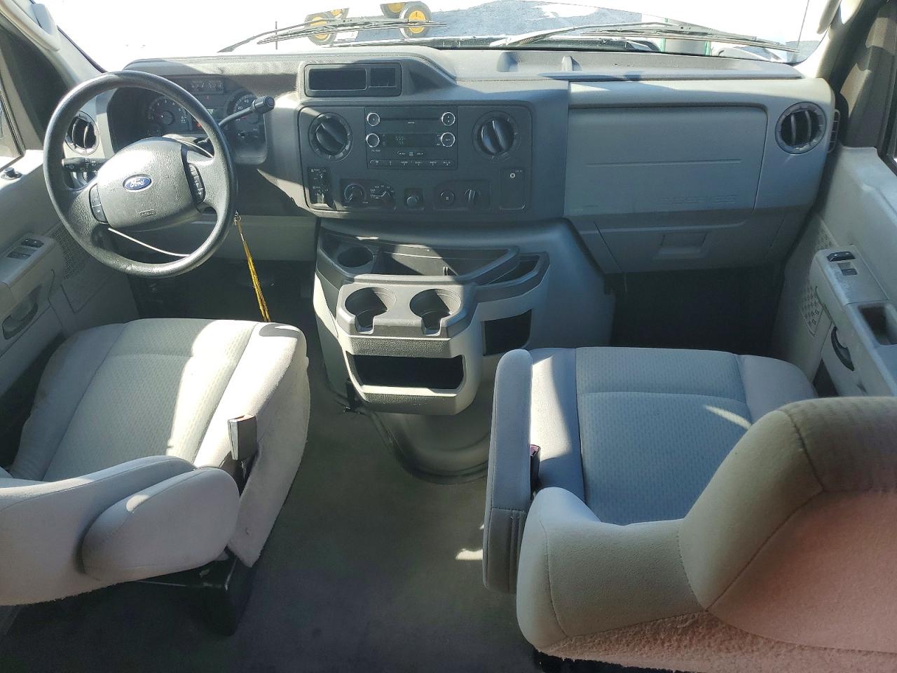2010 Ford Econoline E350 Super Duty Wagon Silver vin: 1FBNE3BL6ADA45667