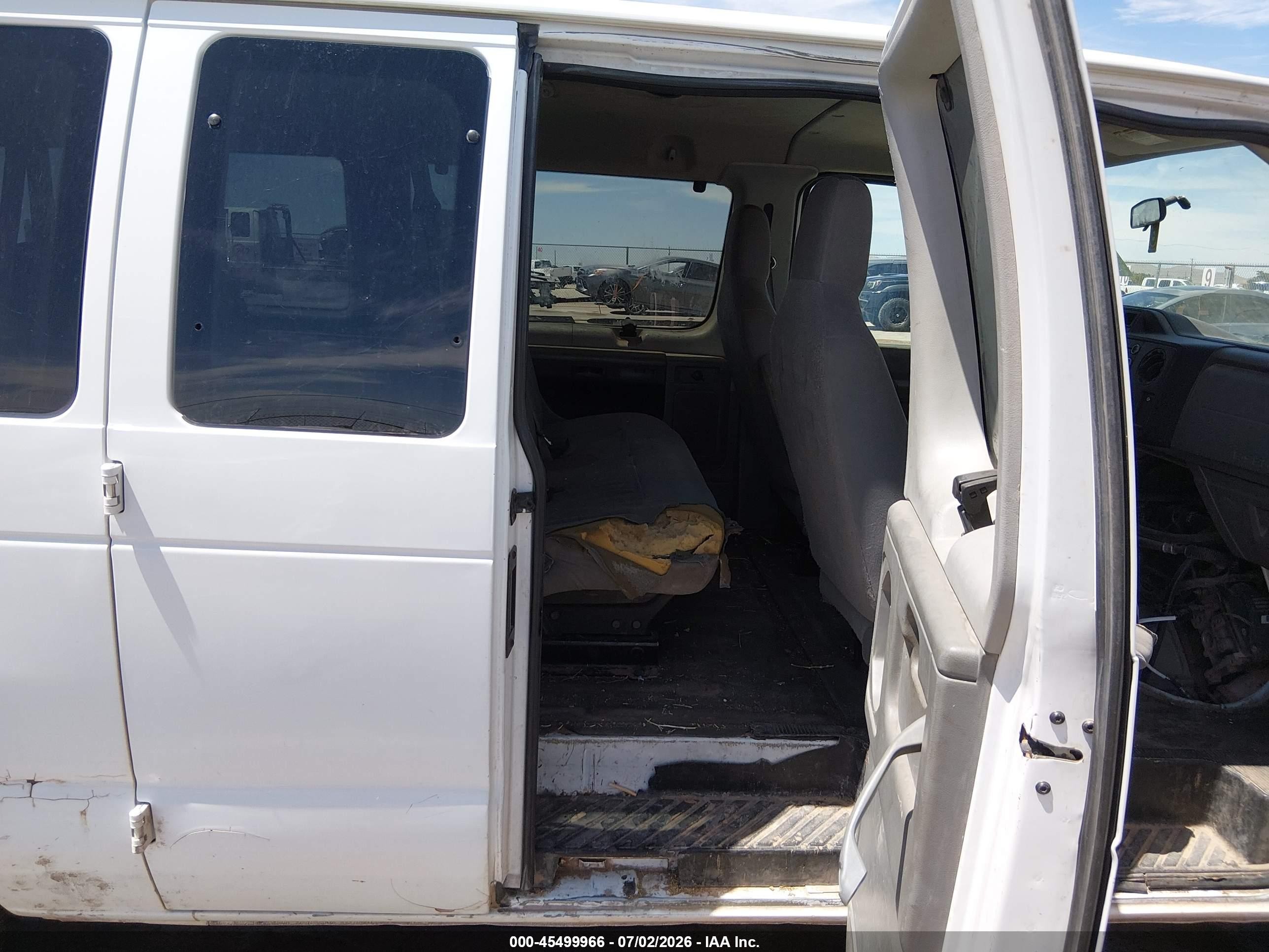 2010 Ford E-350 Super Duty Xl/xlt White vin: 1FBNE3BL6ADA50013