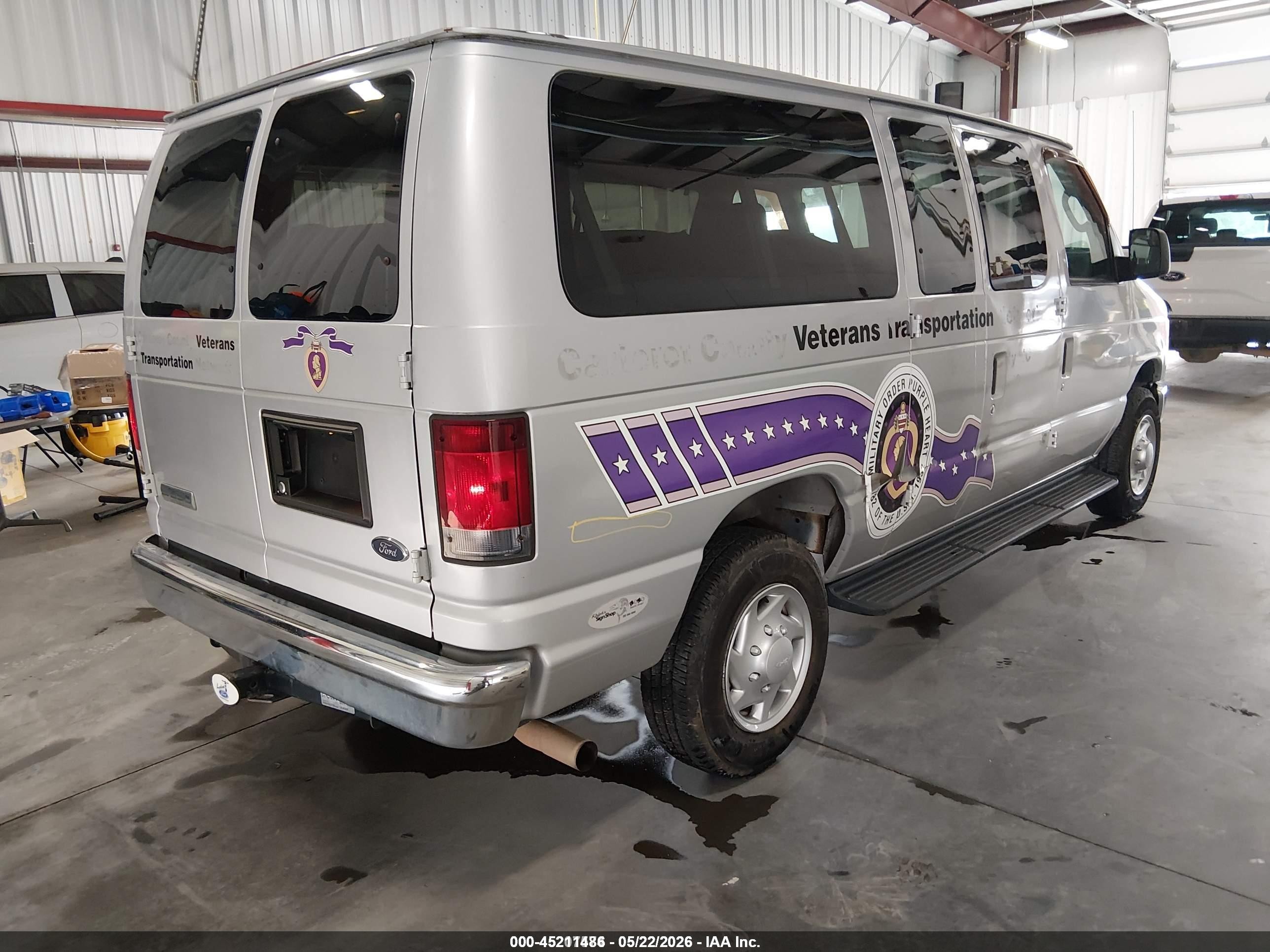 2012 Ford E-350 Super Duty Xlt Серый vin: 1FBNE3BL6CDA61158