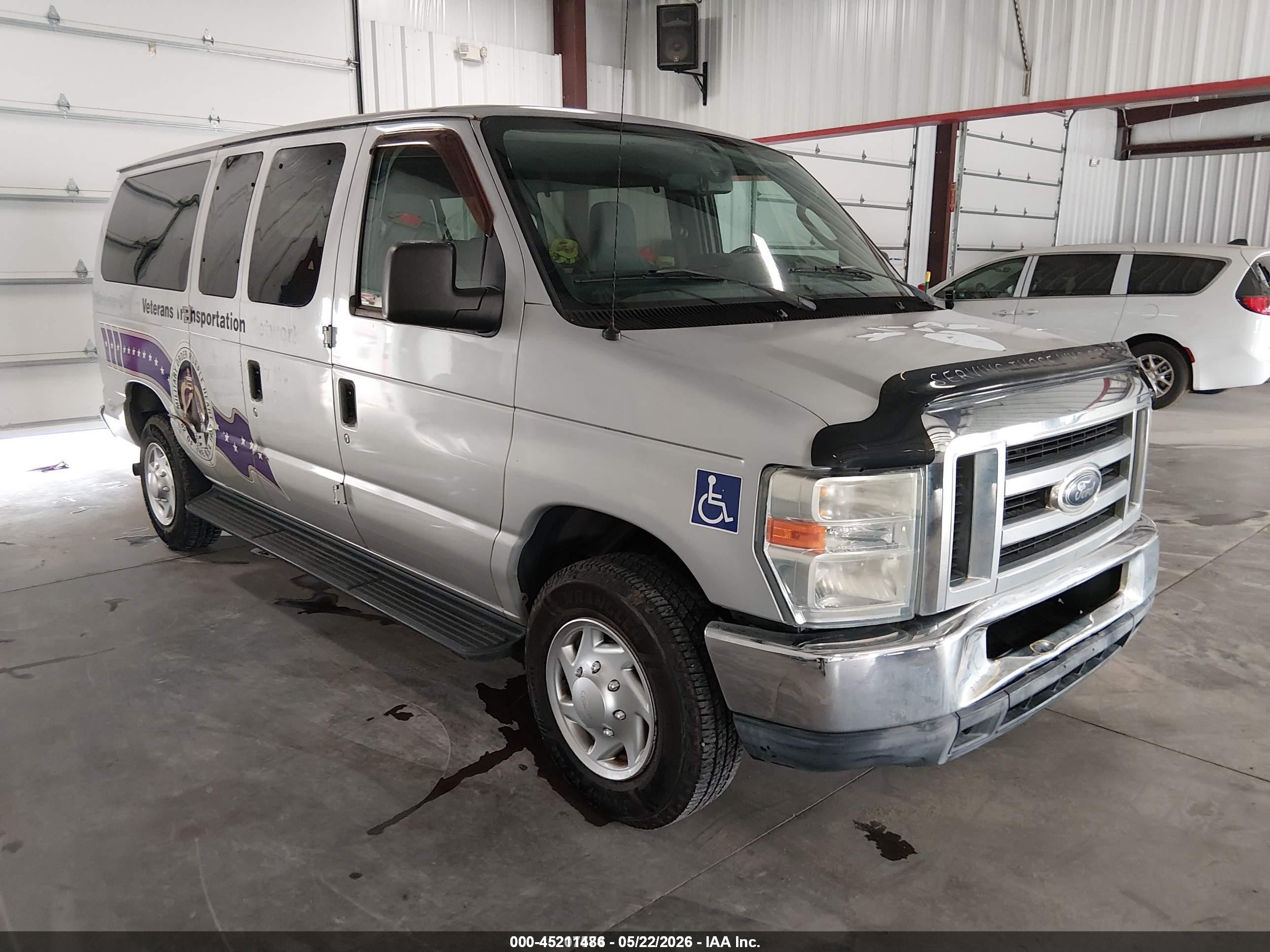 2012 Ford E-350 Super Duty Xlt Серый vin: 1FBNE3BL6CDA61158