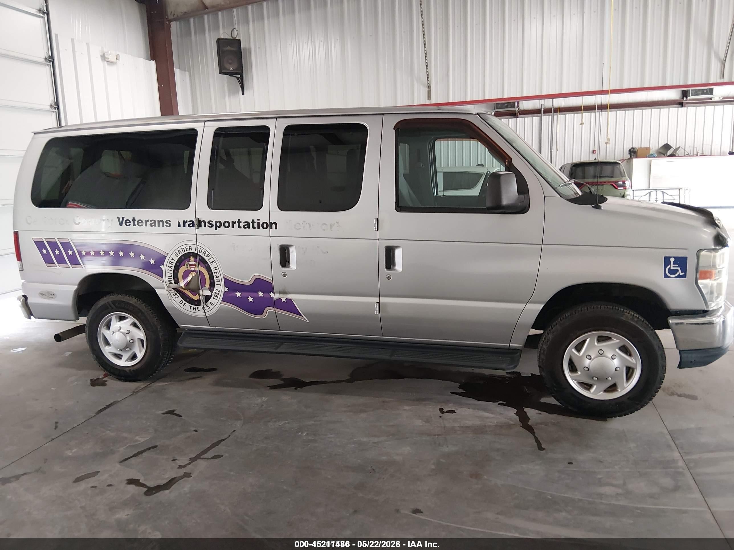 2012 Ford E-350 Super Duty Xlt Серый vin: 1FBNE3BL6CDA61158