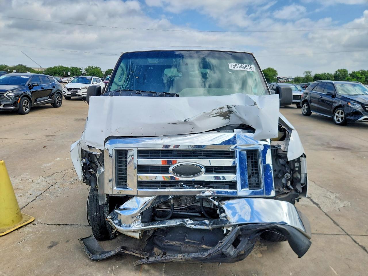 2014 Ford E-350 Super Duty White vin: 1FBNE3BL6EDA82336