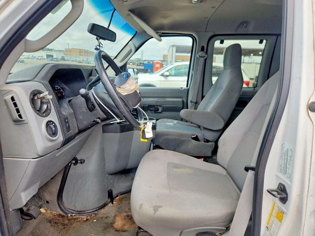 2014 Ford E-350 Super Duty White vin: 1FBNE3BL6EDA82336