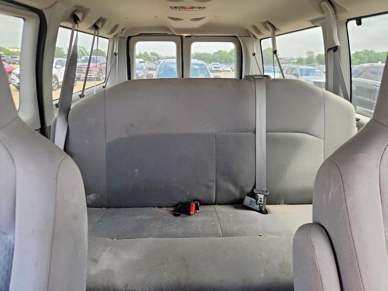 2014 Ford E-350 Super Duty White vin: 1FBNE3BL6EDA82336