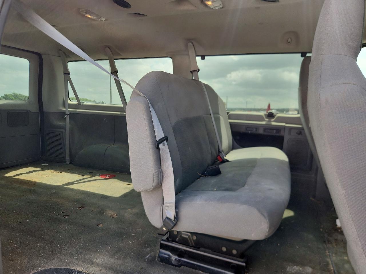 2014 Ford E-350 Super Duty White vin: 1FBNE3BL6EDA82336