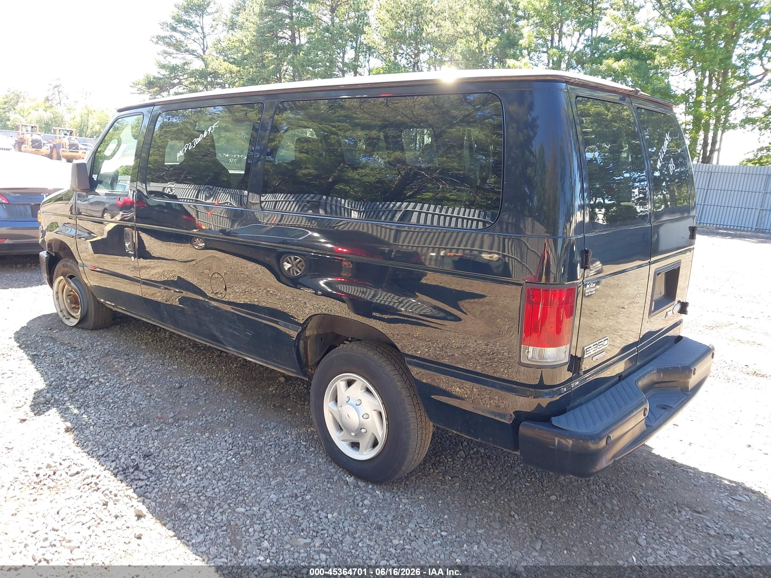 2011 Ford E-350 Super Duty Xl Black vin: 1FBNE3BL7BDA03204